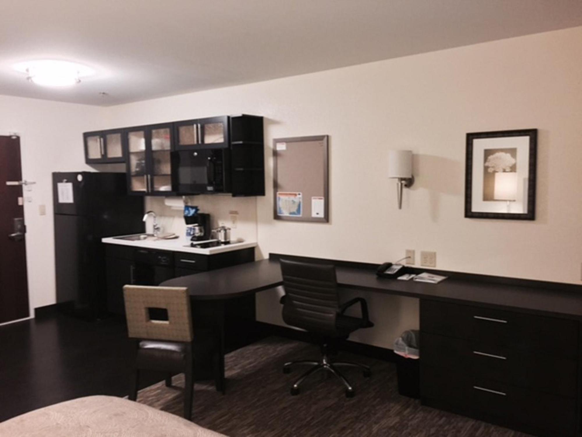 Studio Queen Suite
