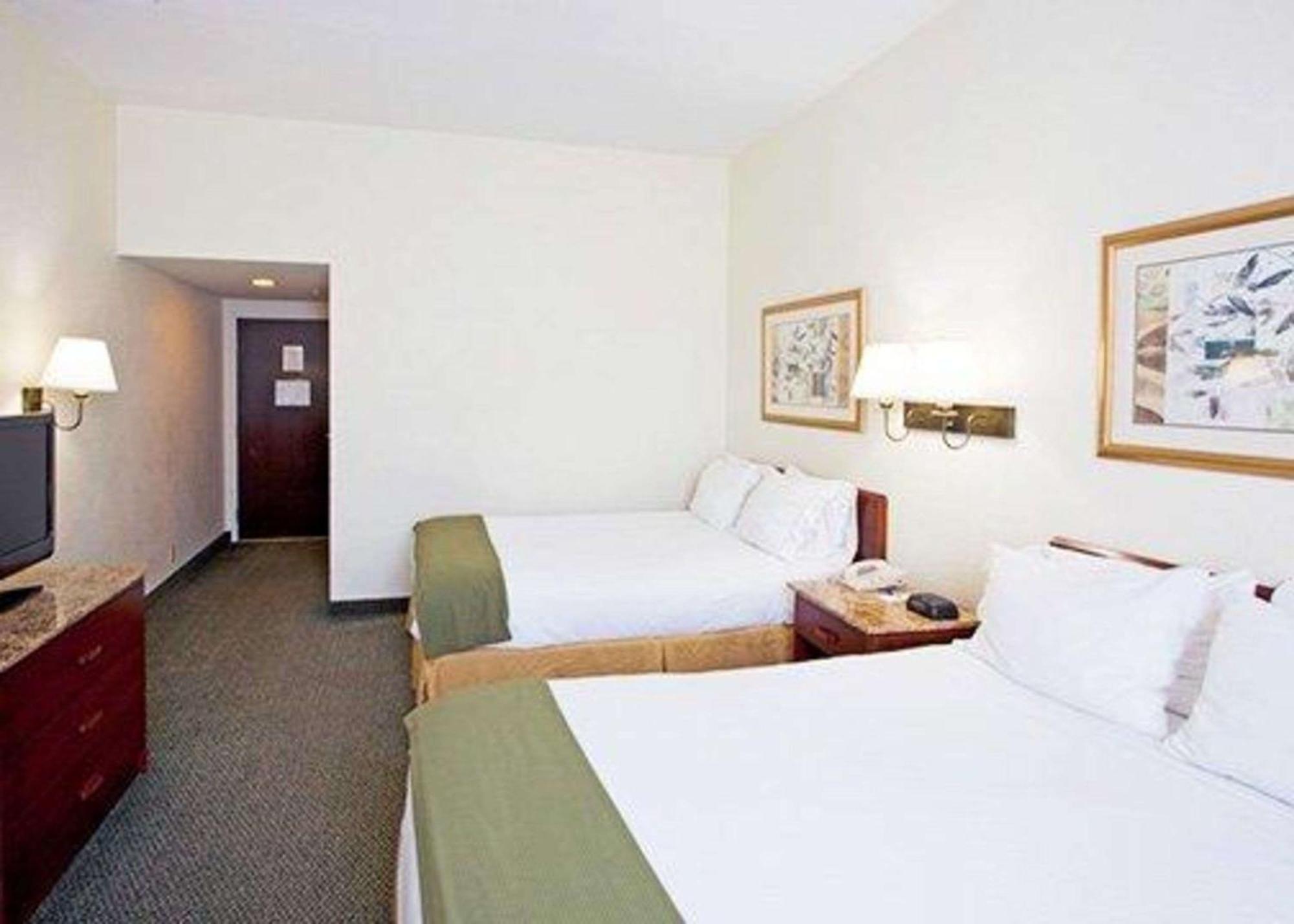 Double Room Two Double Beds Non-Smoking