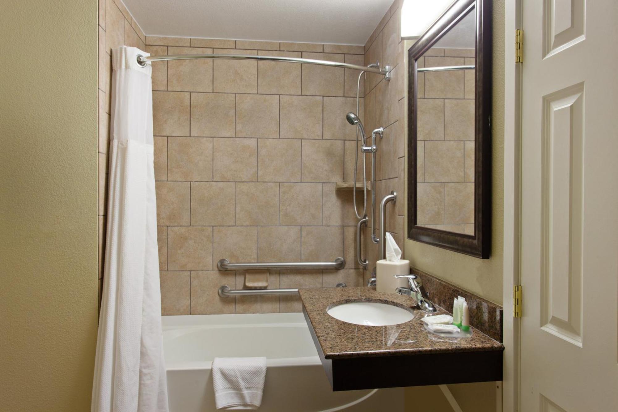 One-Bedroom Suite King Bed Mobility Access Tub Non-Smoking