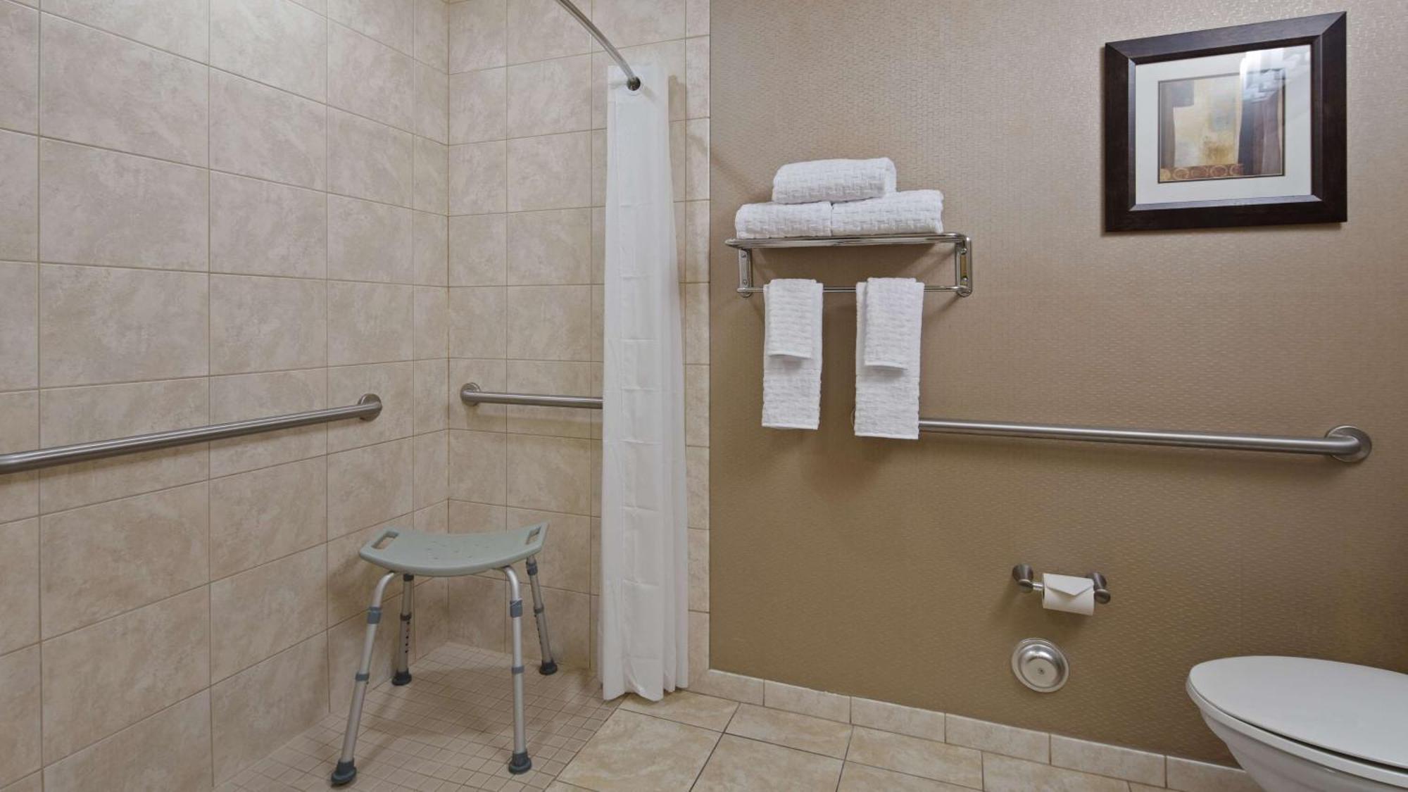 Queen Room Two Queen Beds Disability Access Non Smoking,1276604995:JPEG