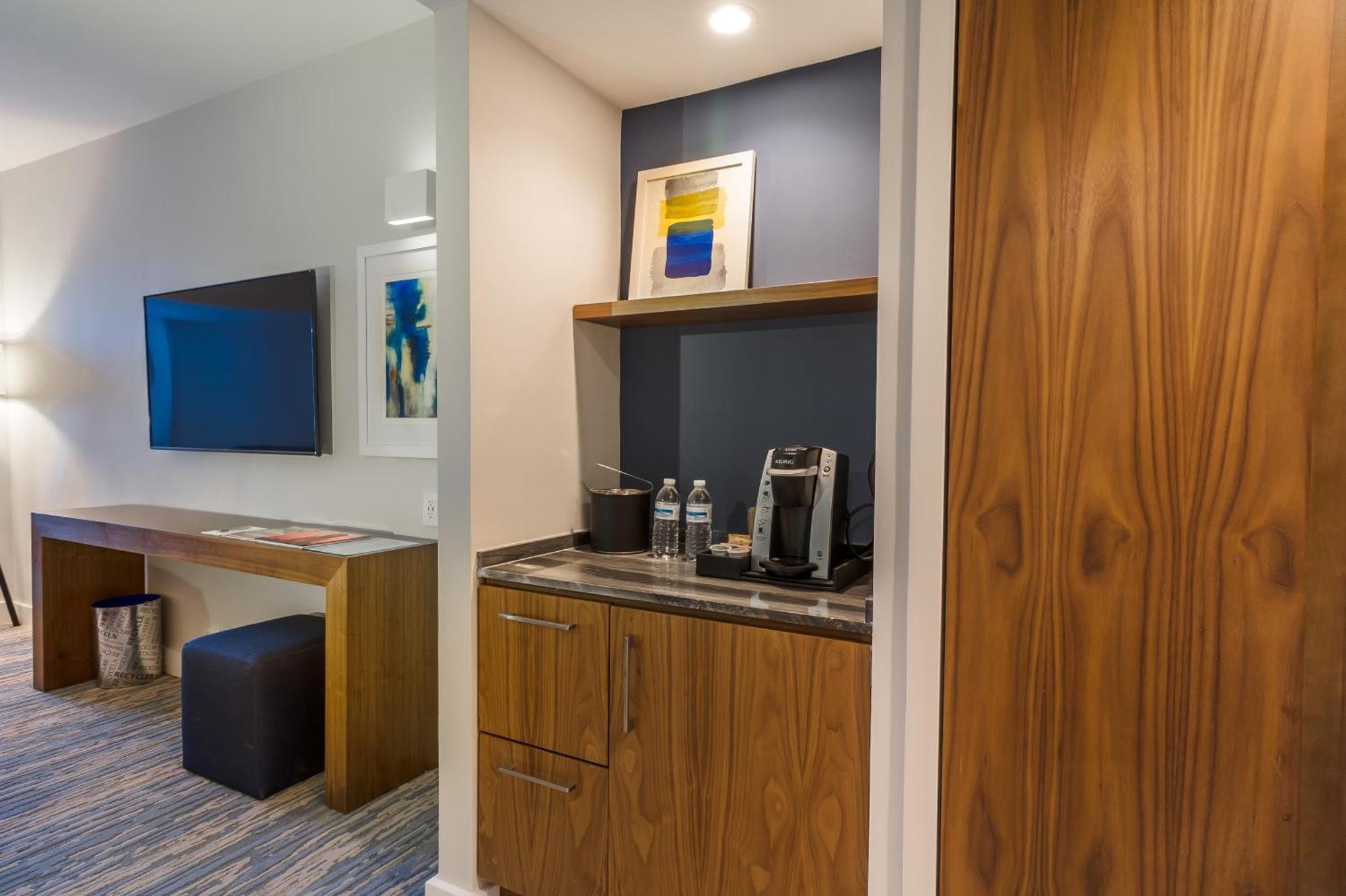 Intracoastal View King Bed Room