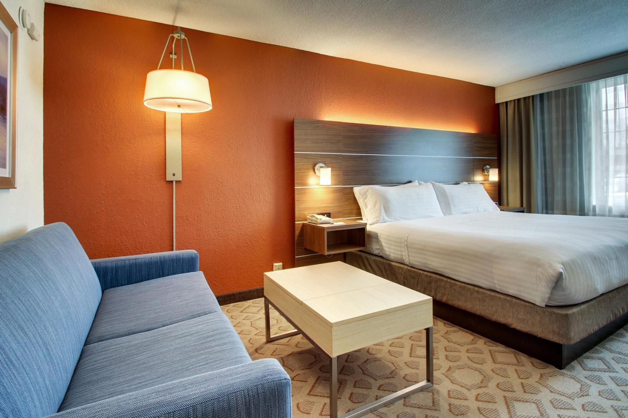 Standard King Room Sofa Bed