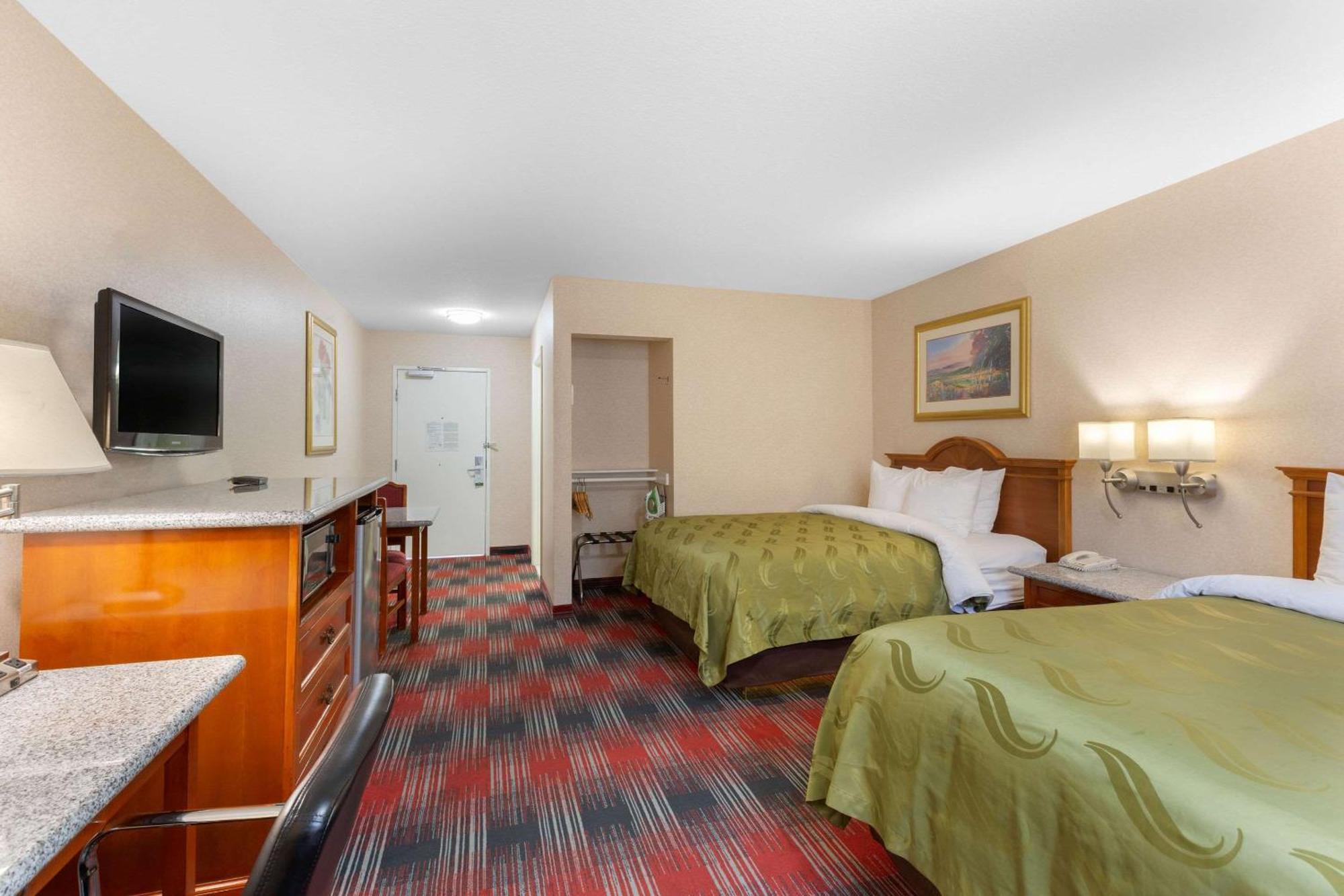 Accessible Room 2 Queen Beds Roll Shower Non Smoking