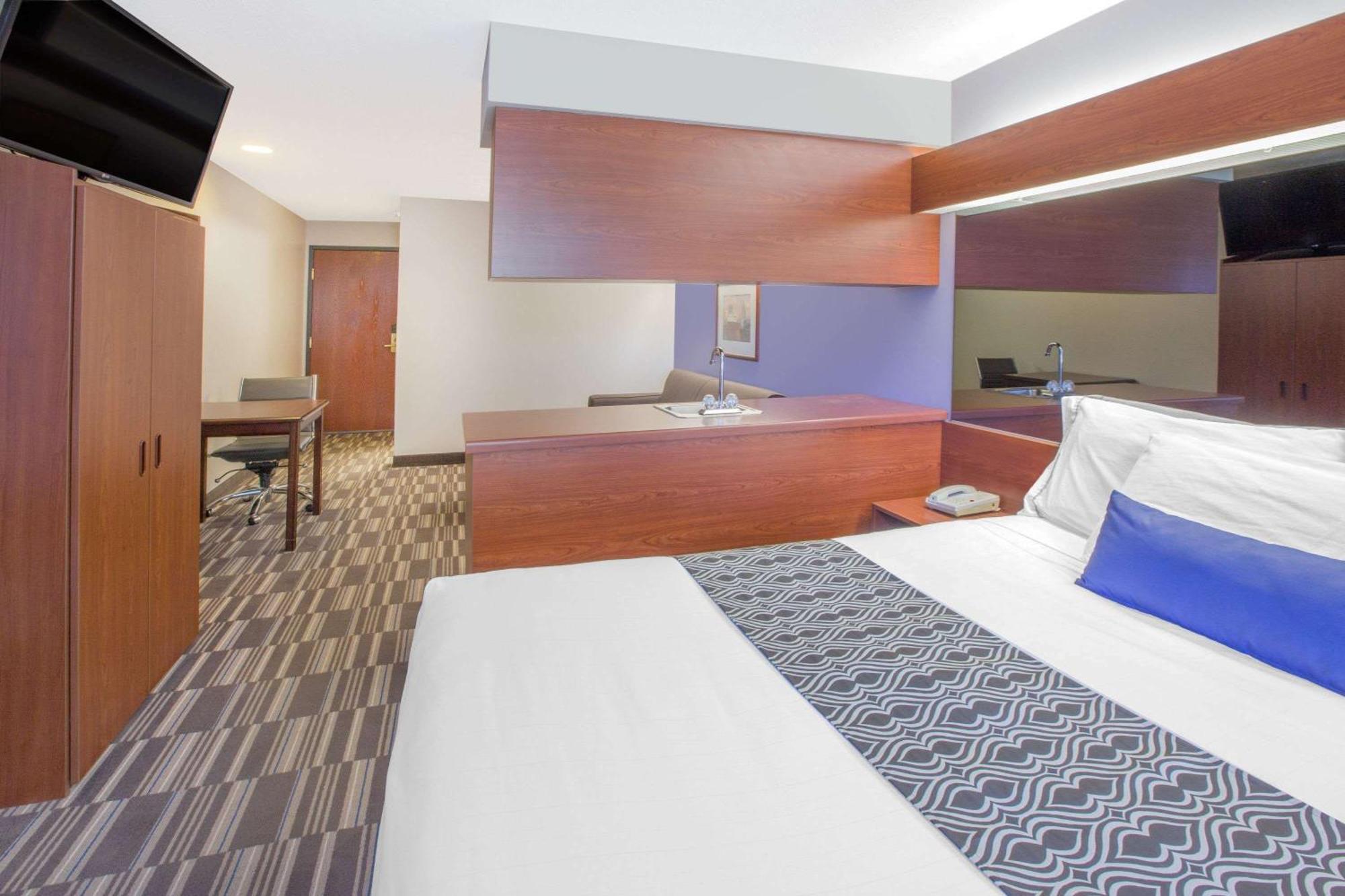 One-Bedroom Suite Disability Access or Non-Smoking