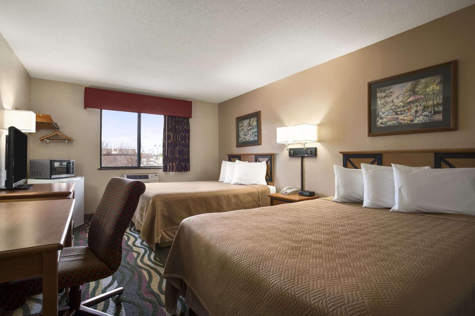 Queen Room Two Queen Beds Non-Smoking