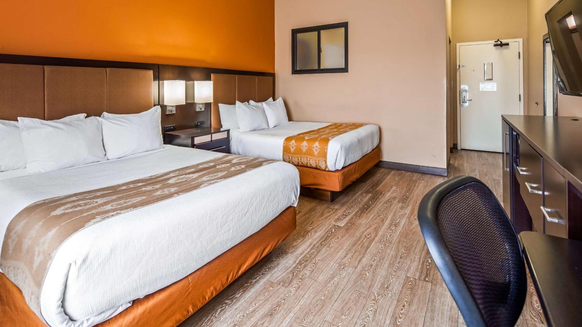 Queen Room Two Queen Beds Hearing Assisted