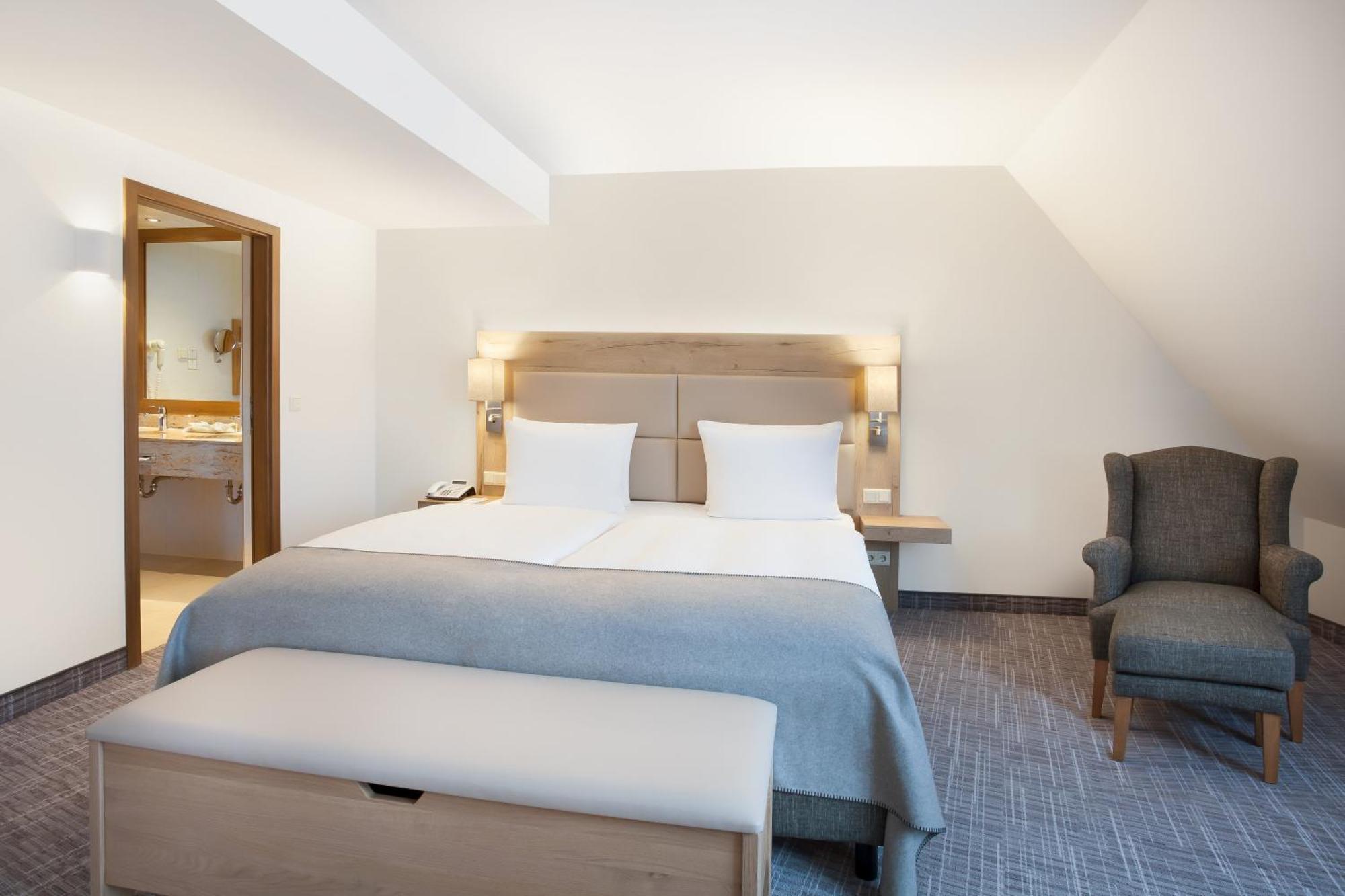 Standard King Room
