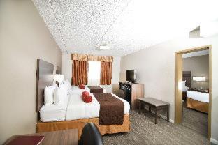 Two-Room Suite Four Double Beds Non-Smoking
