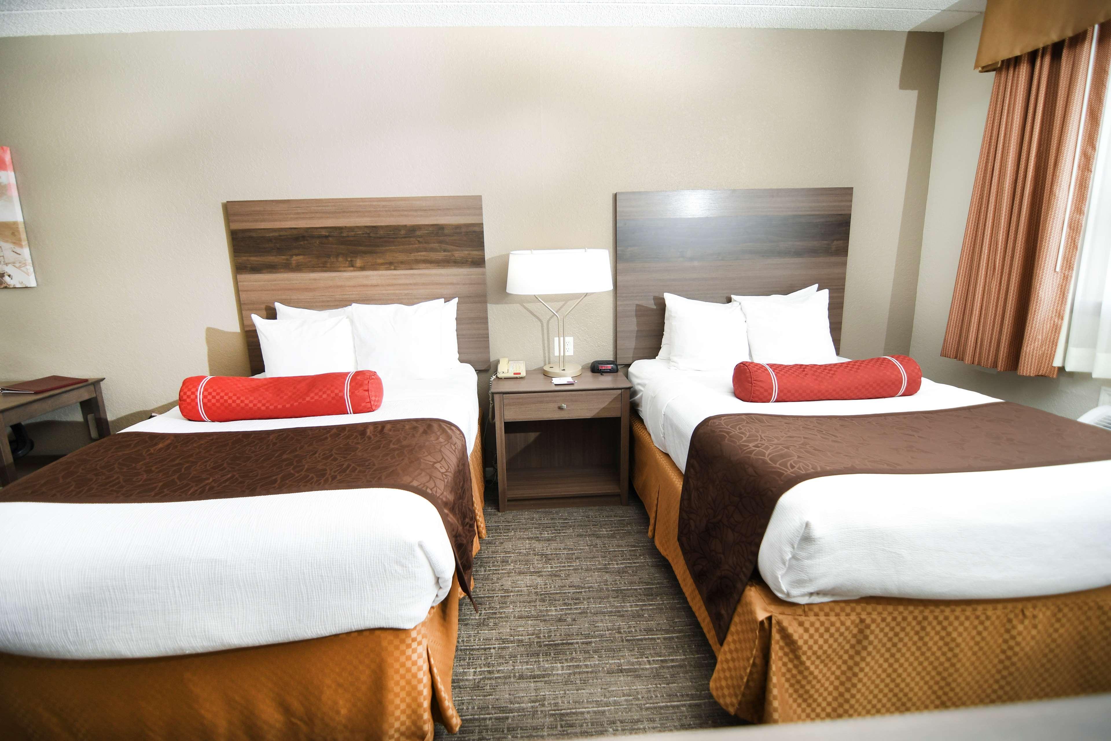 Two-Room Suite Four Double Beds Non-Smoking