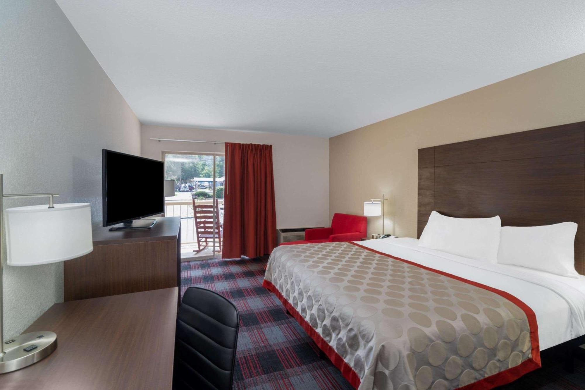King Room with Mountain View- Non-Smoking
