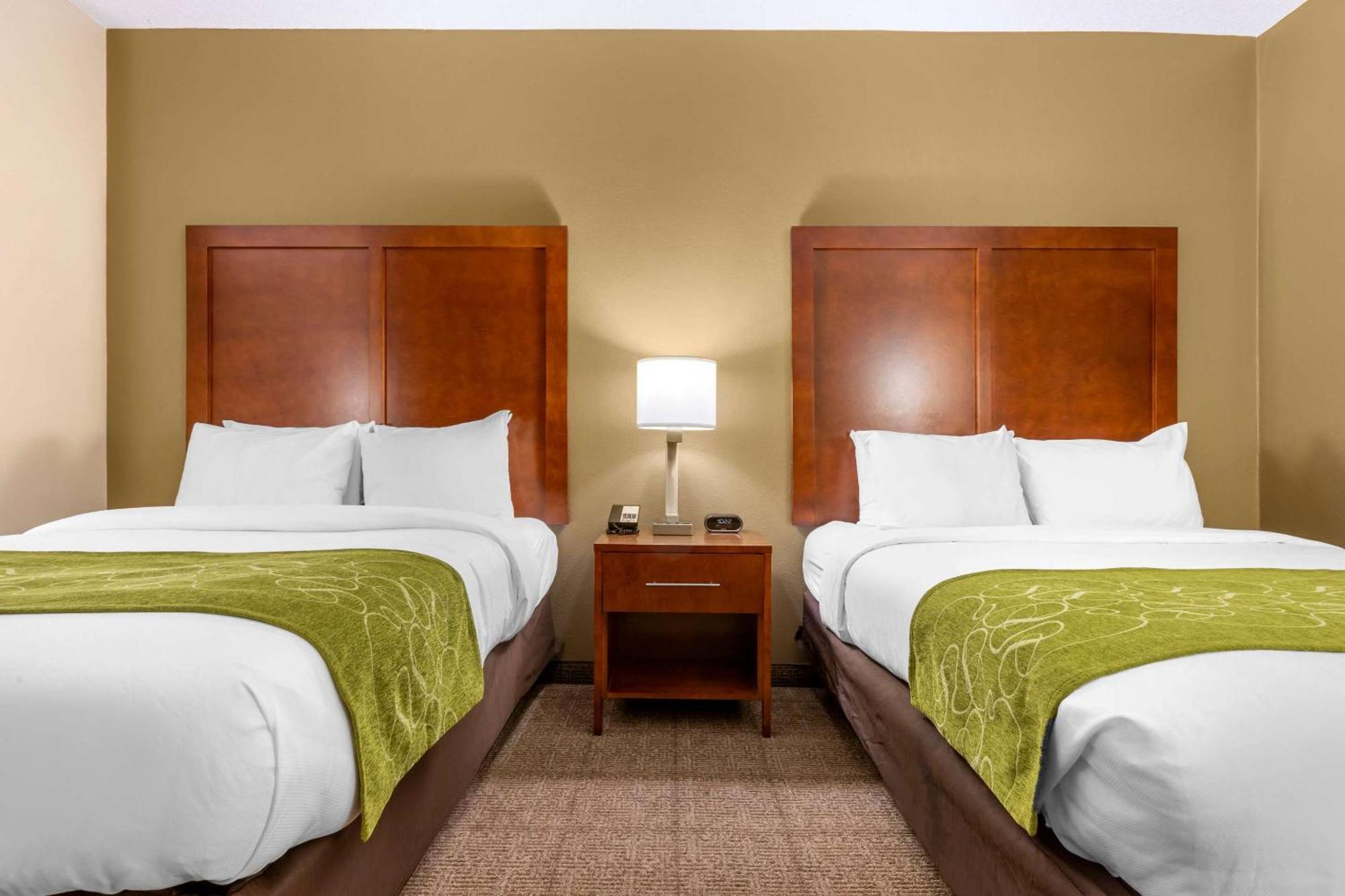 Queen Suite Two Queen Beds Non-Smoking