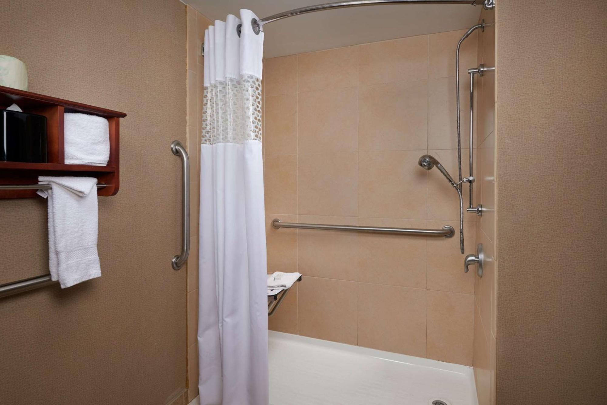 Double Room Roll Shower Mobility Accessible or Non-Smoking