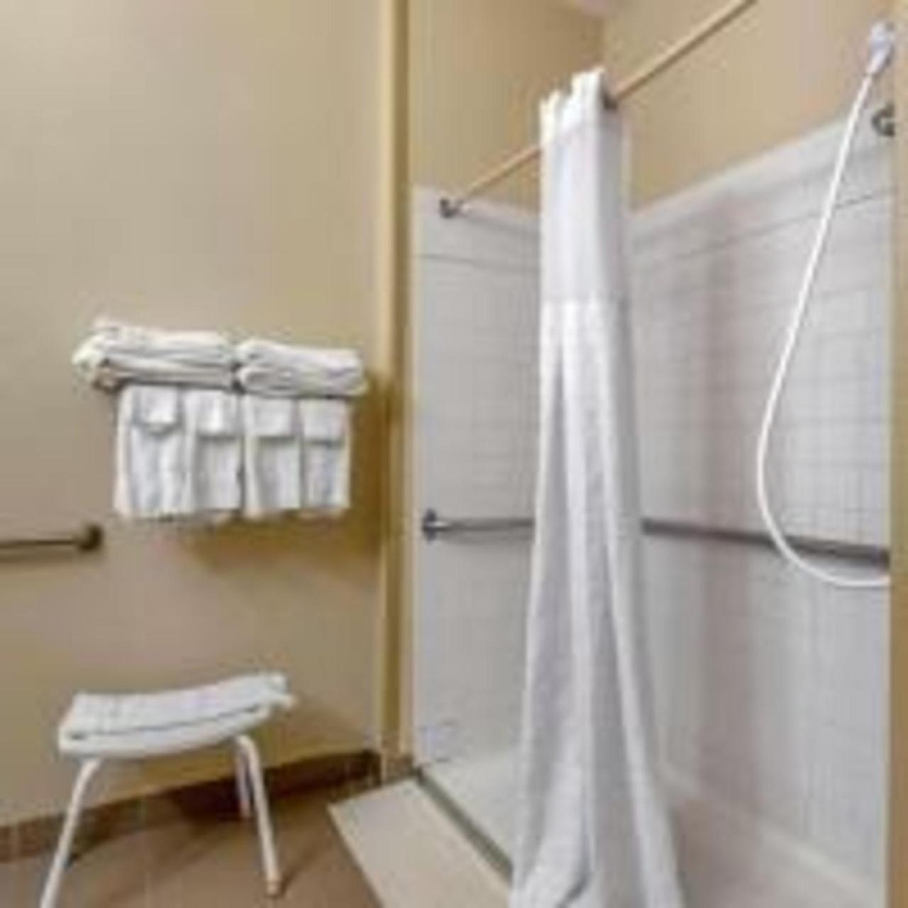 Queen Room Roll Shower Accessible or Non Smoking