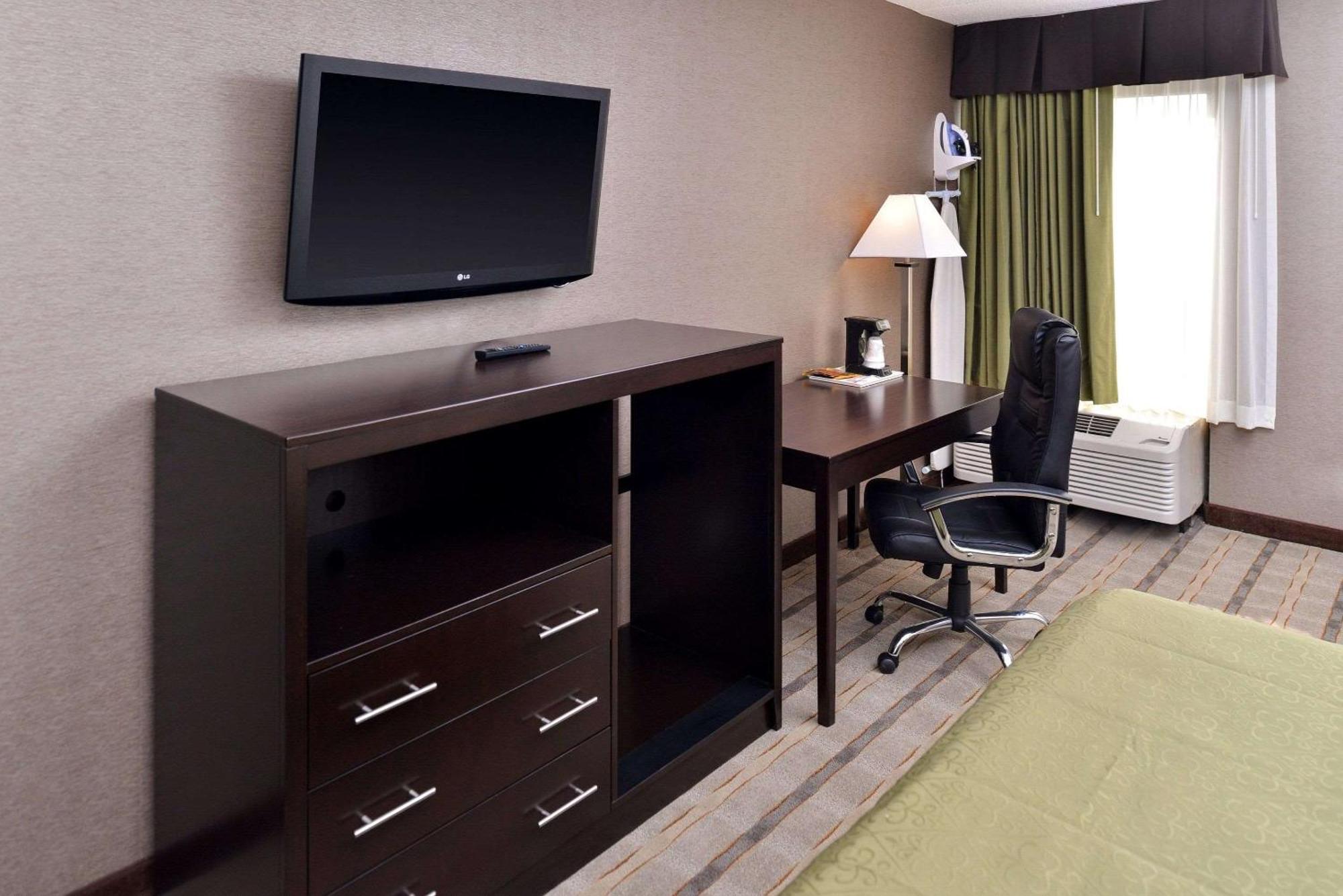 Queen Room Two Queen Beds
