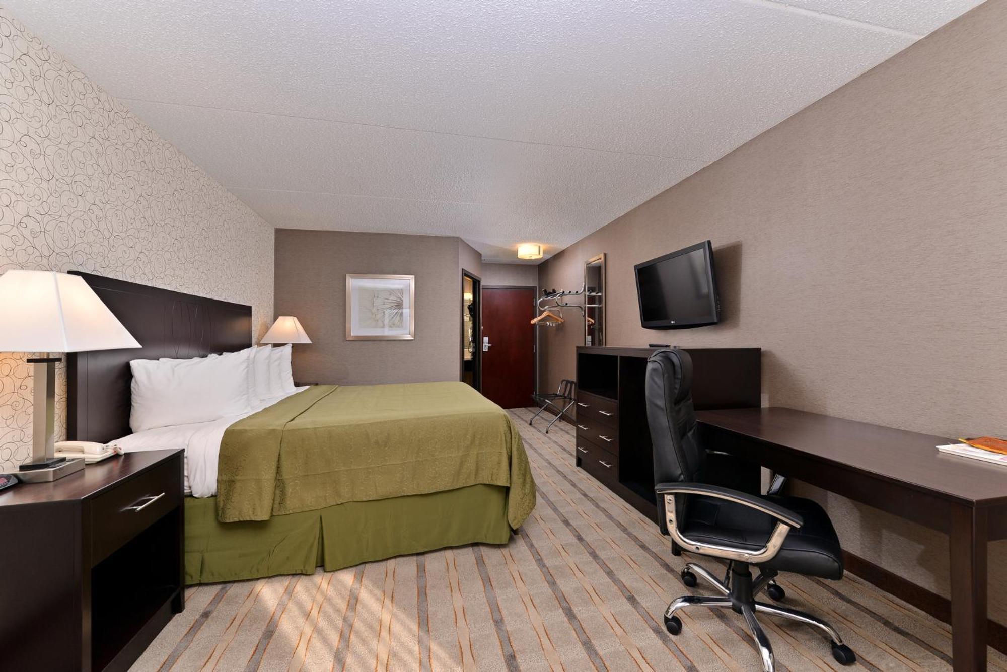 King Room Accessible or Non-Smoking
