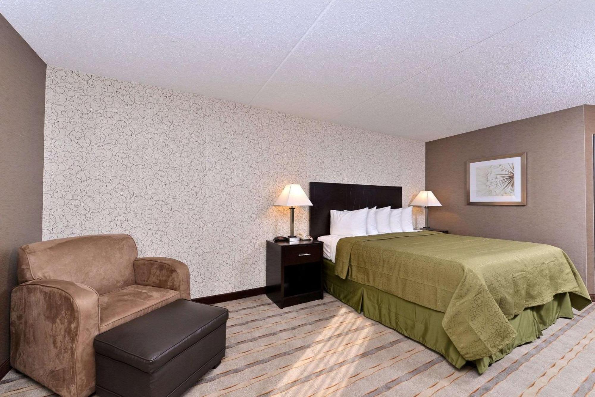 King Room Accessible or Non-Smoking