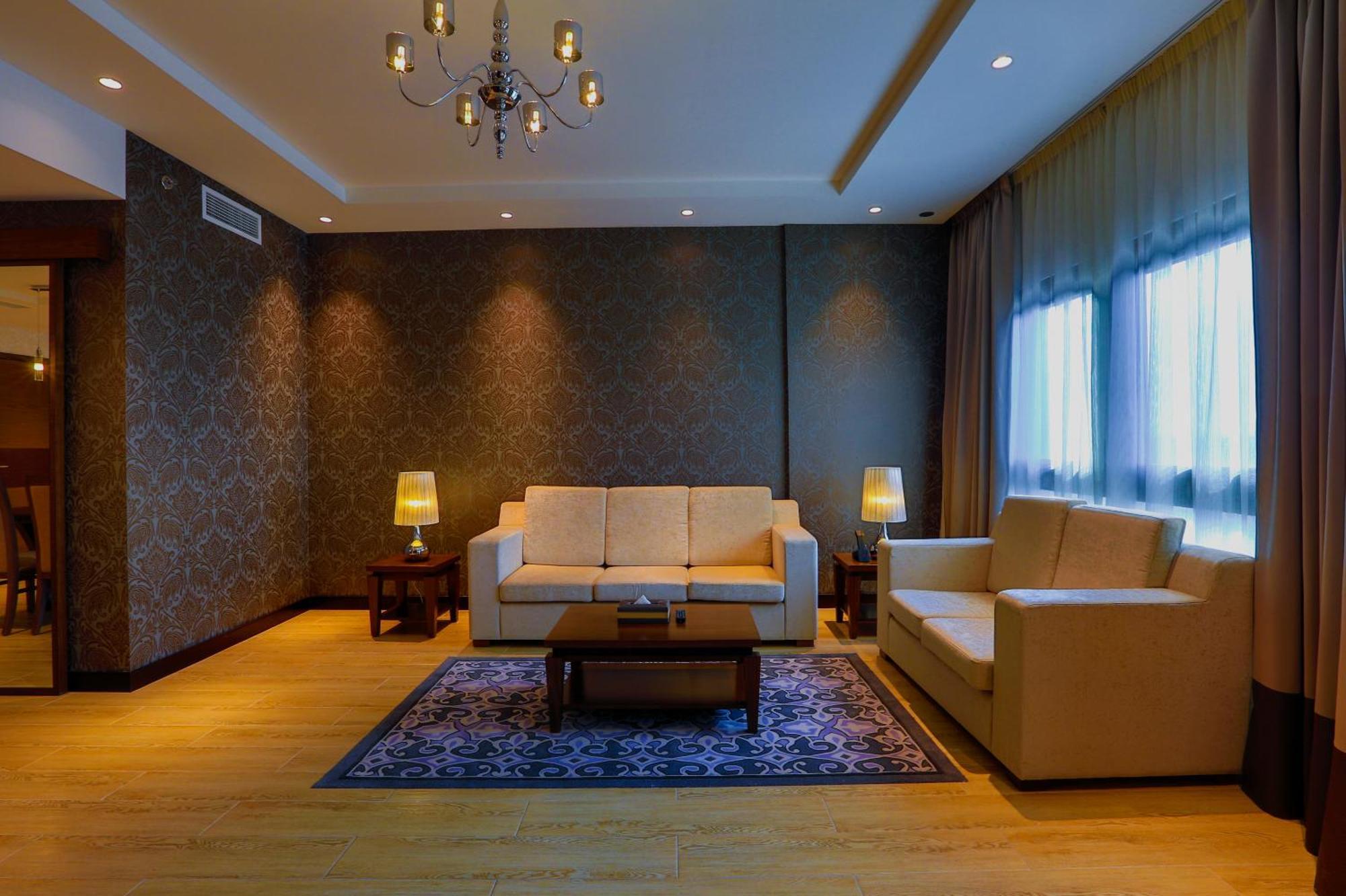 Deluxe Suite Complimentary Shuttle Bus to Beach & Mall of the Emirates