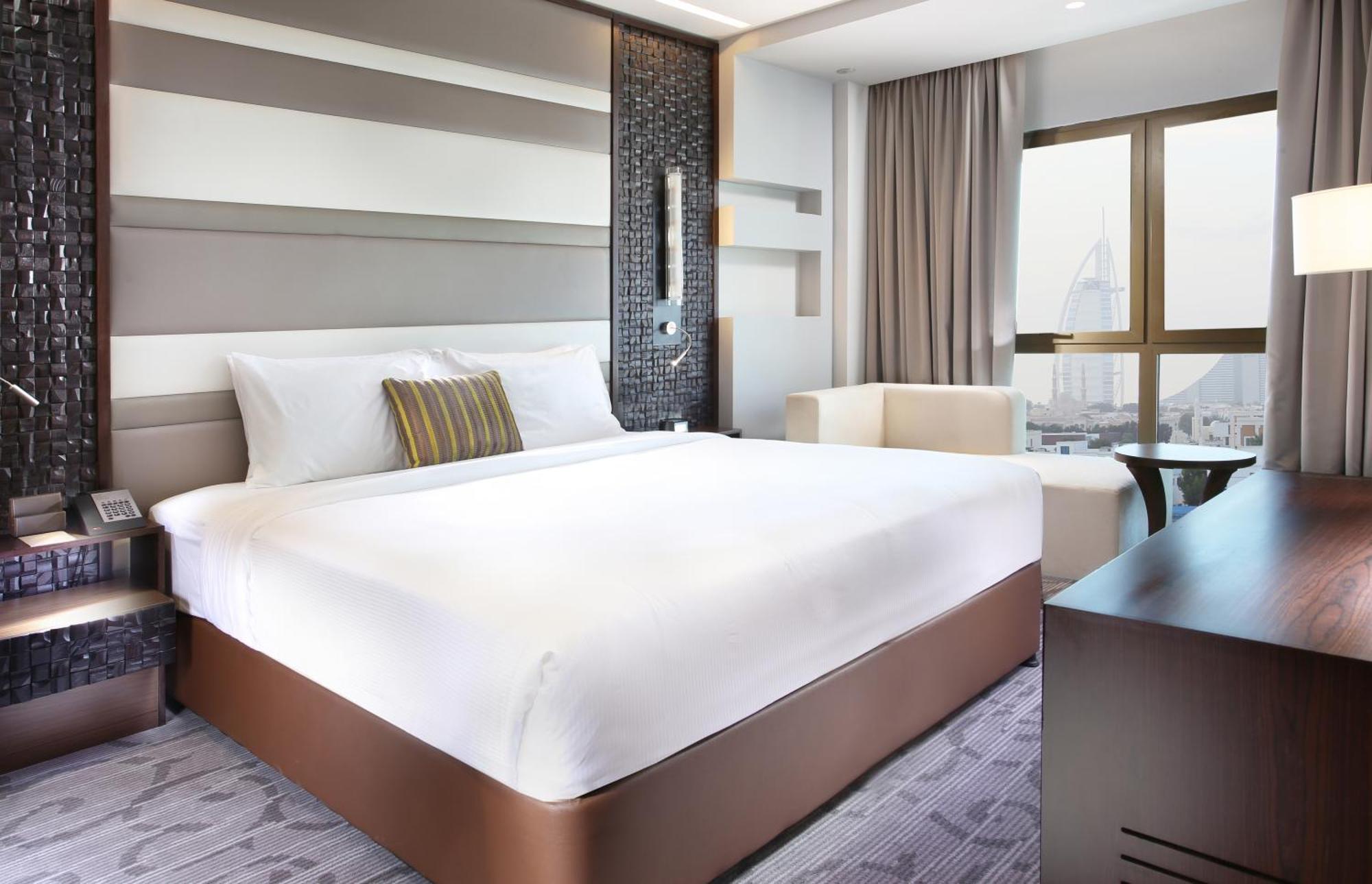 Junior Suite Complimentary Shuttle Bus to Beach & Mall of the Emirates