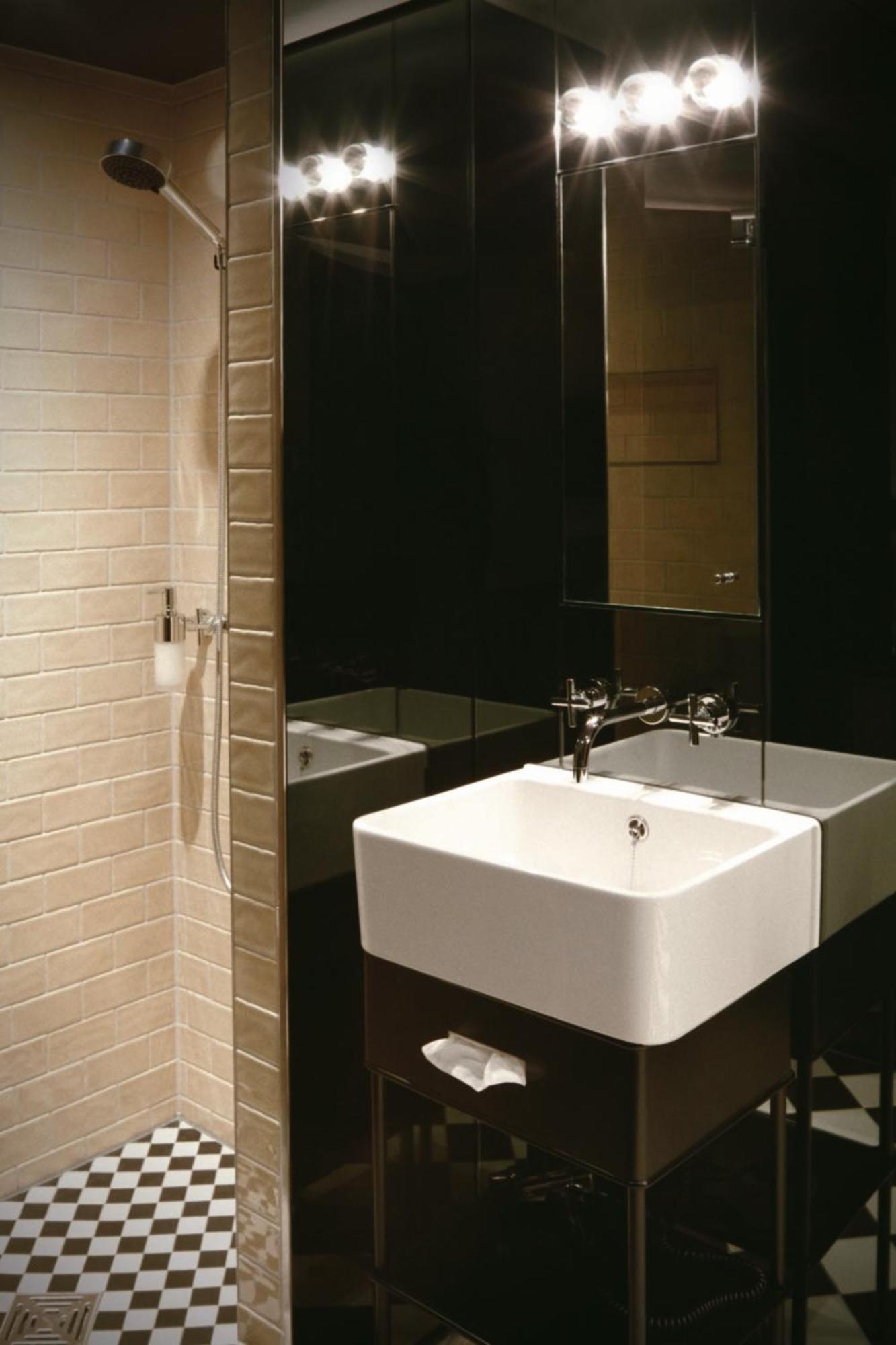 Single Room,1404381581:JPEG