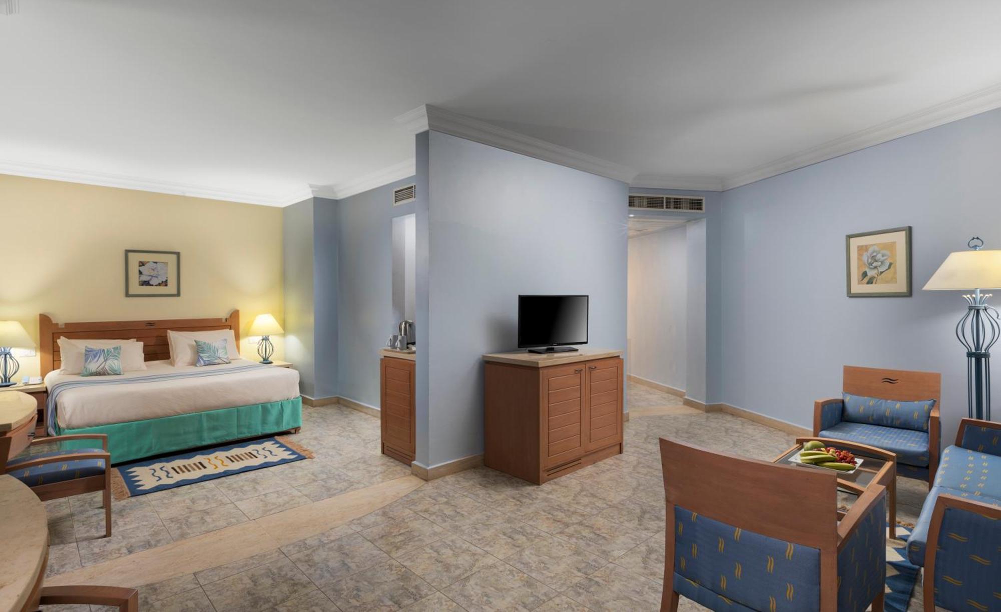 Junior Suite Pool View
