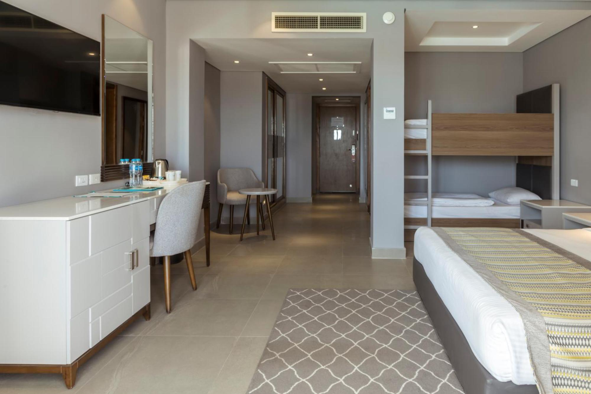 Family Room Bunk Bed Pool View