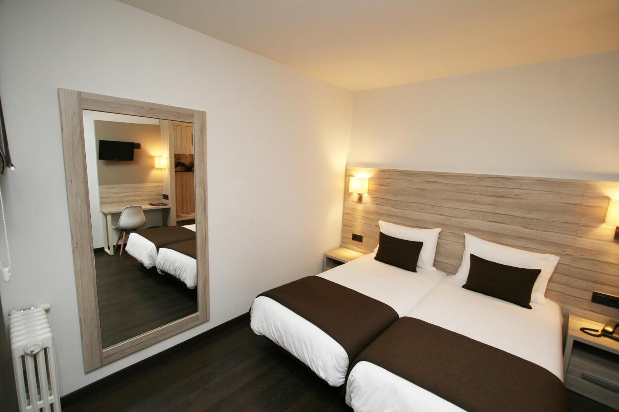 Double or Twin Room Interior