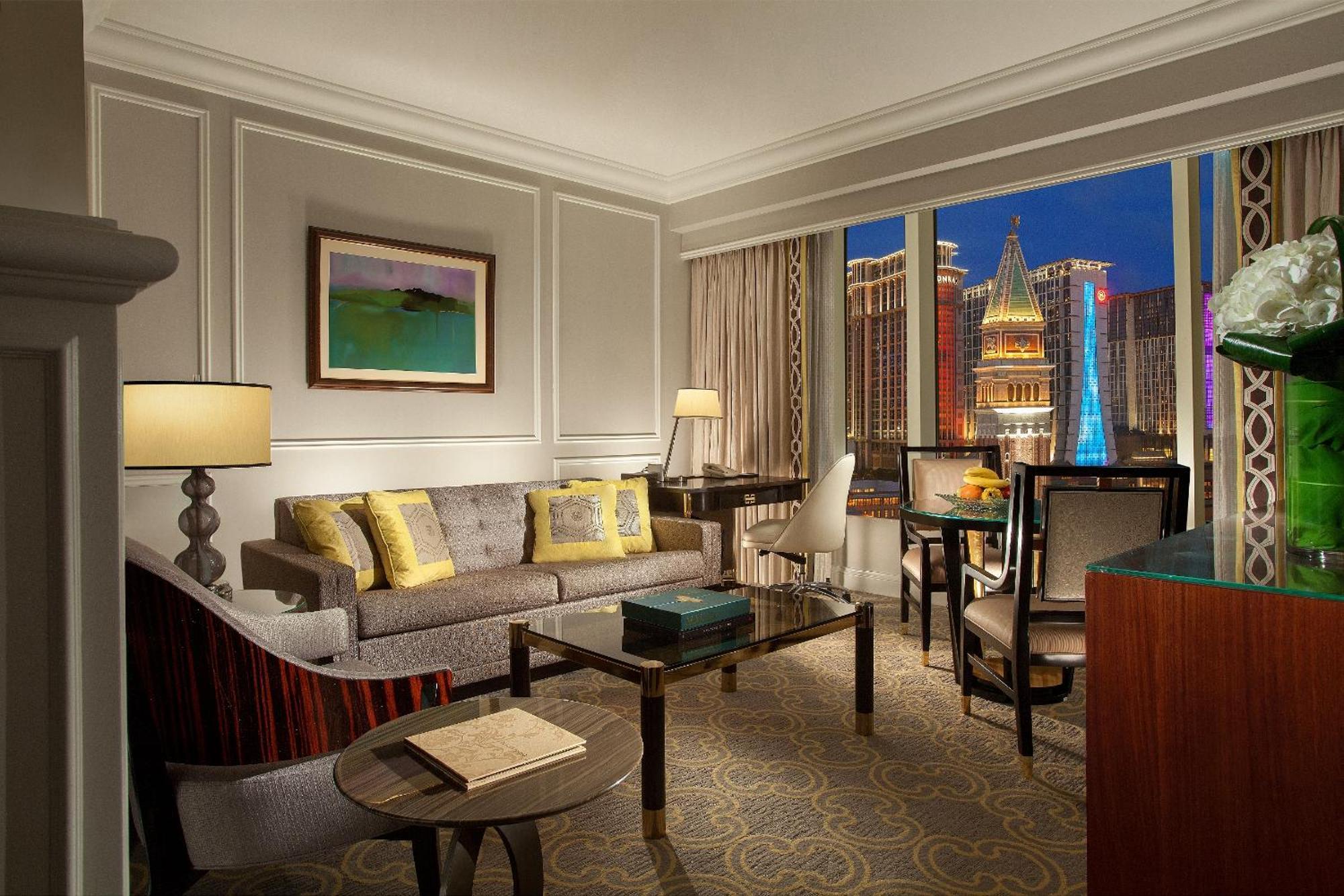 Royale Deluxe Suite
