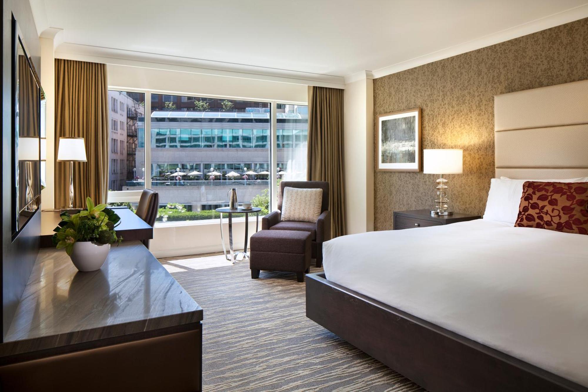 Fairmont City View Room with Two Double Beds