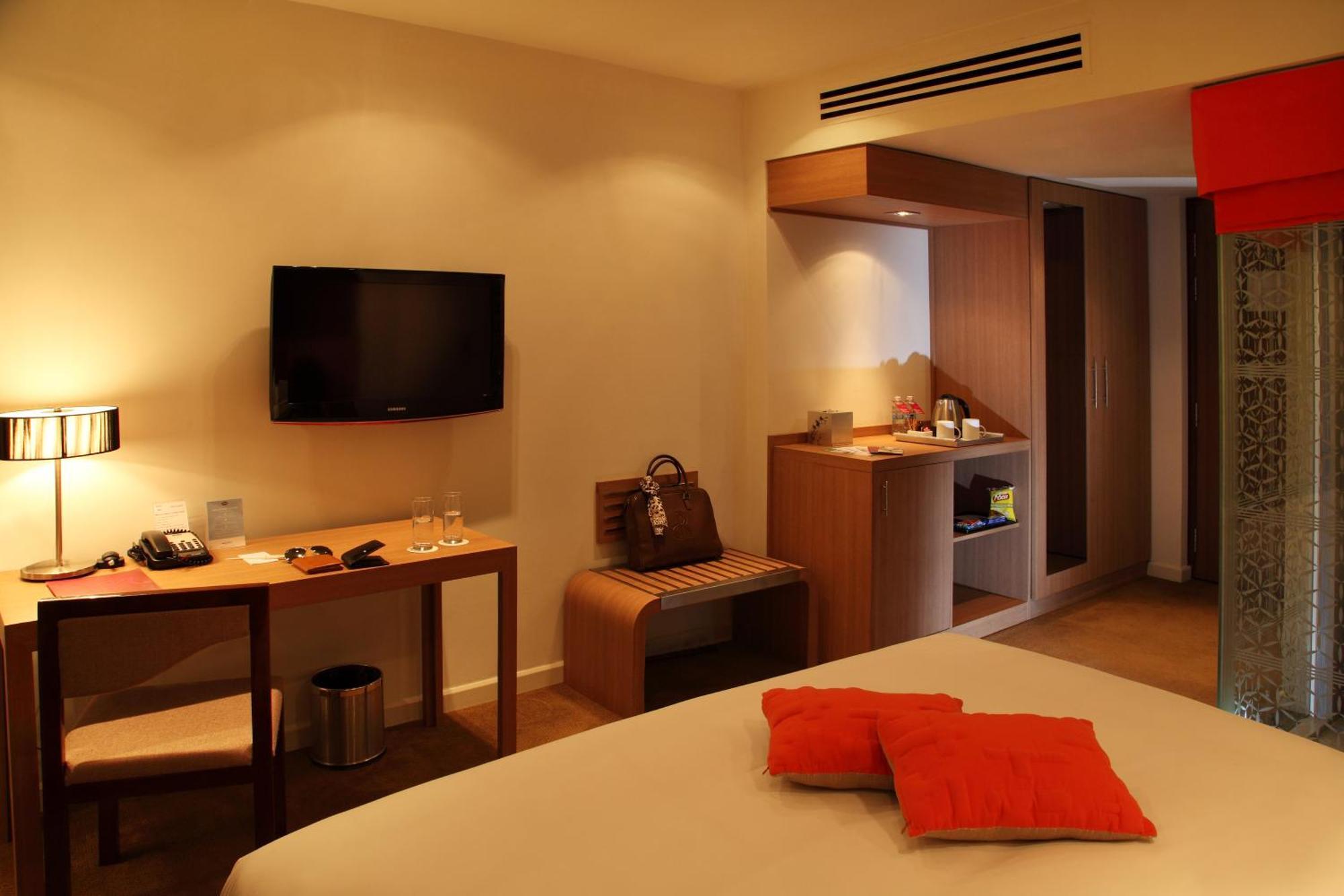 Classic Twin Room City View