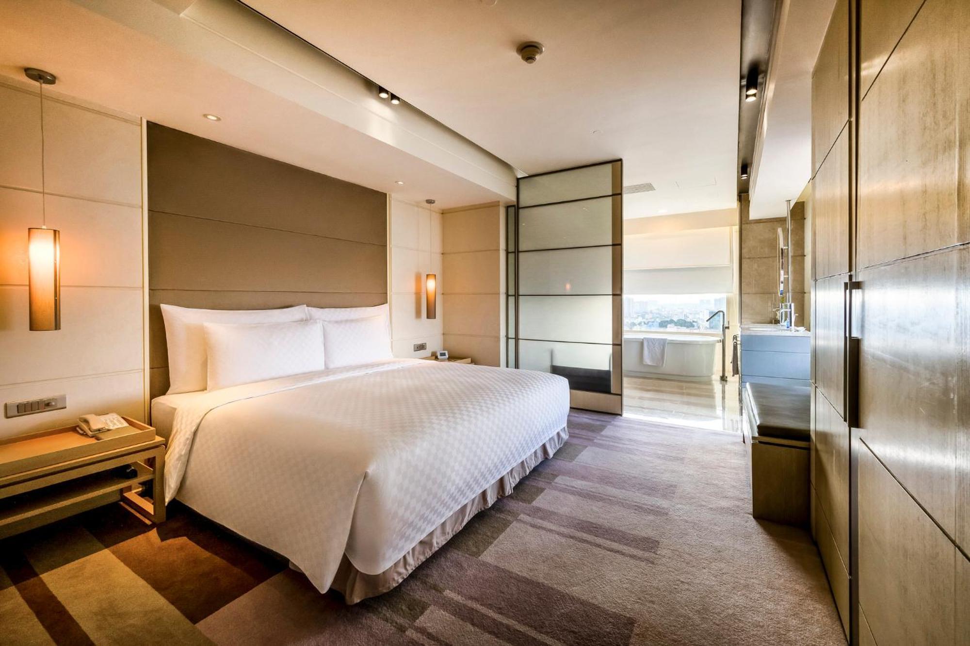 Nikko Club Executive Suite King Room