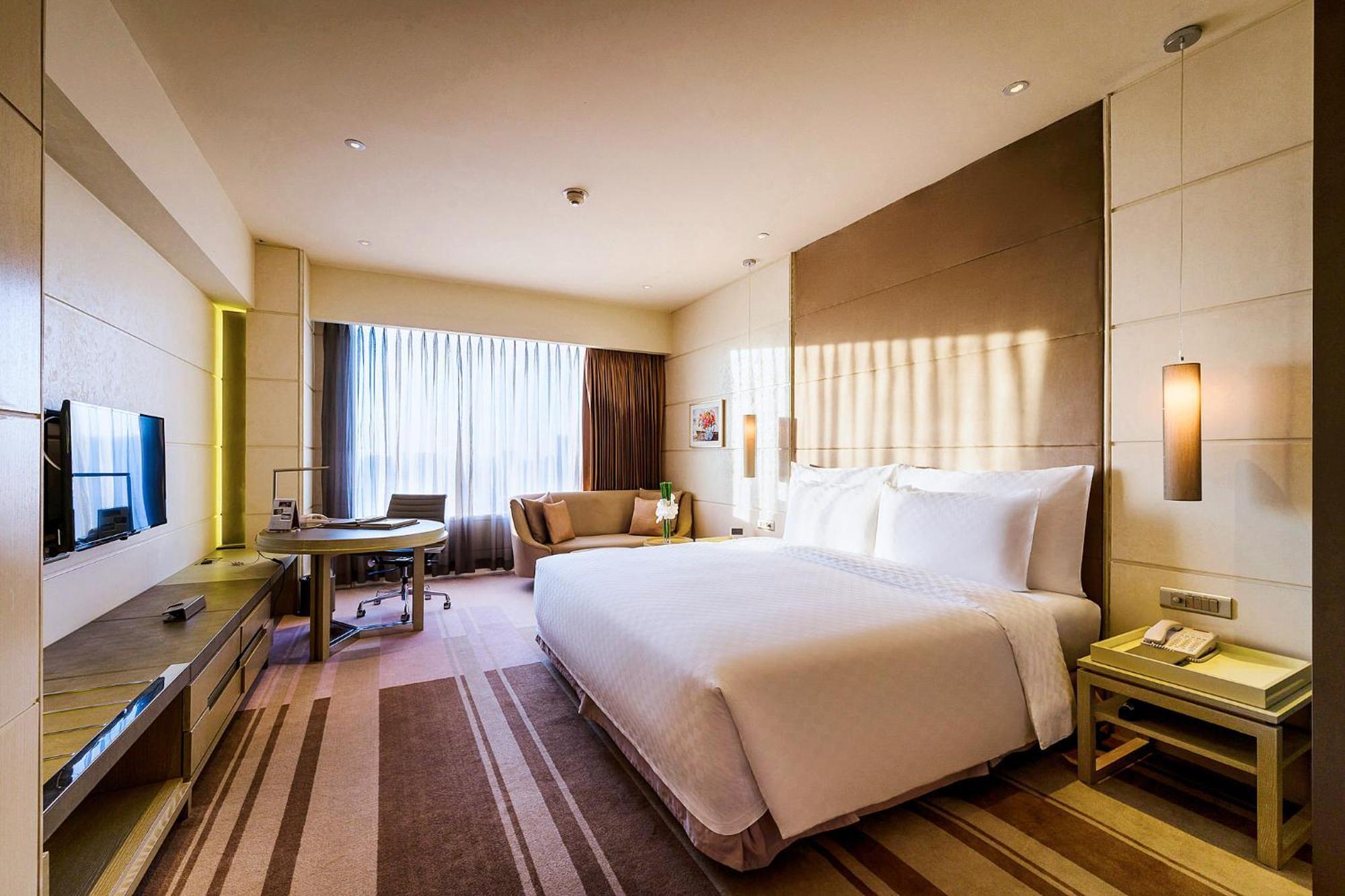 Deluxe Premium King Room