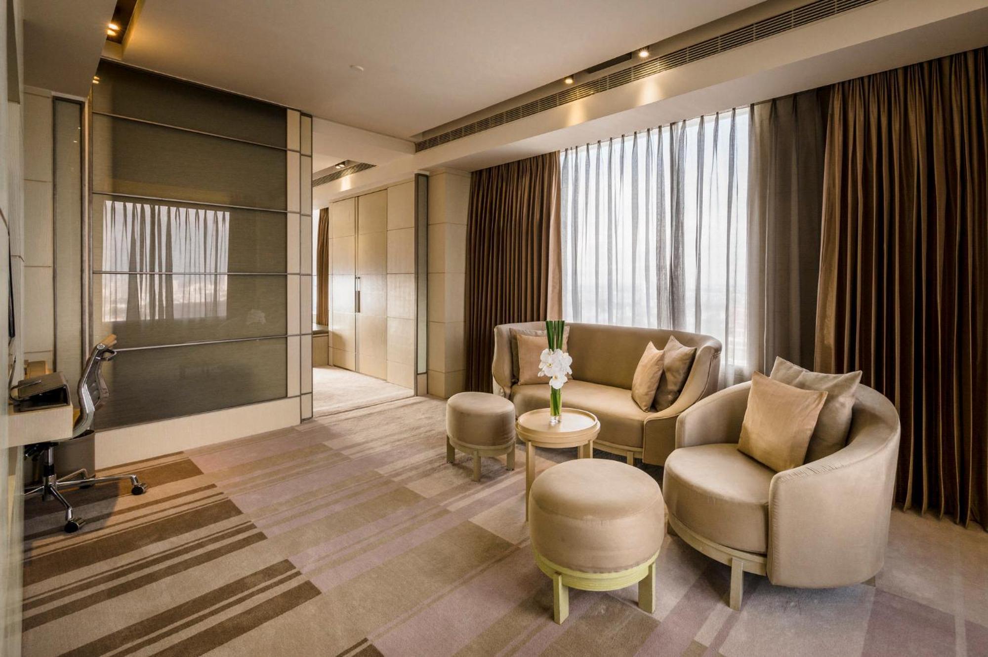 Nikko Club Executive Suite King Room