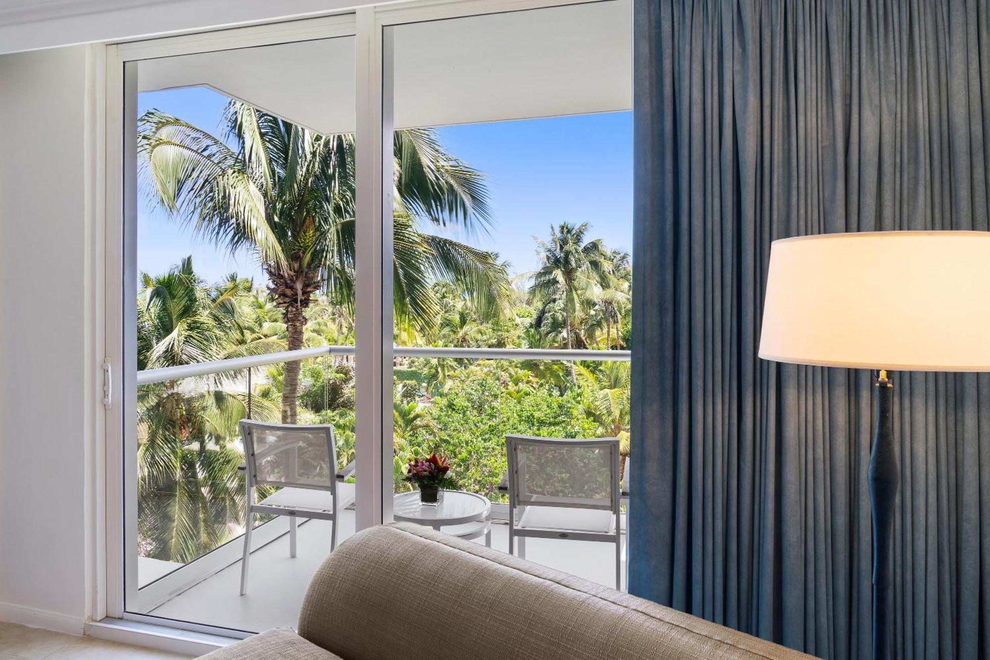 Resort View 1 King Bed