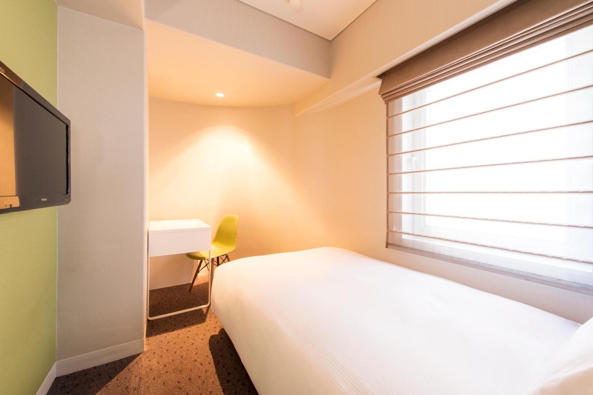 Standard Semi Double Room Non-Smoking