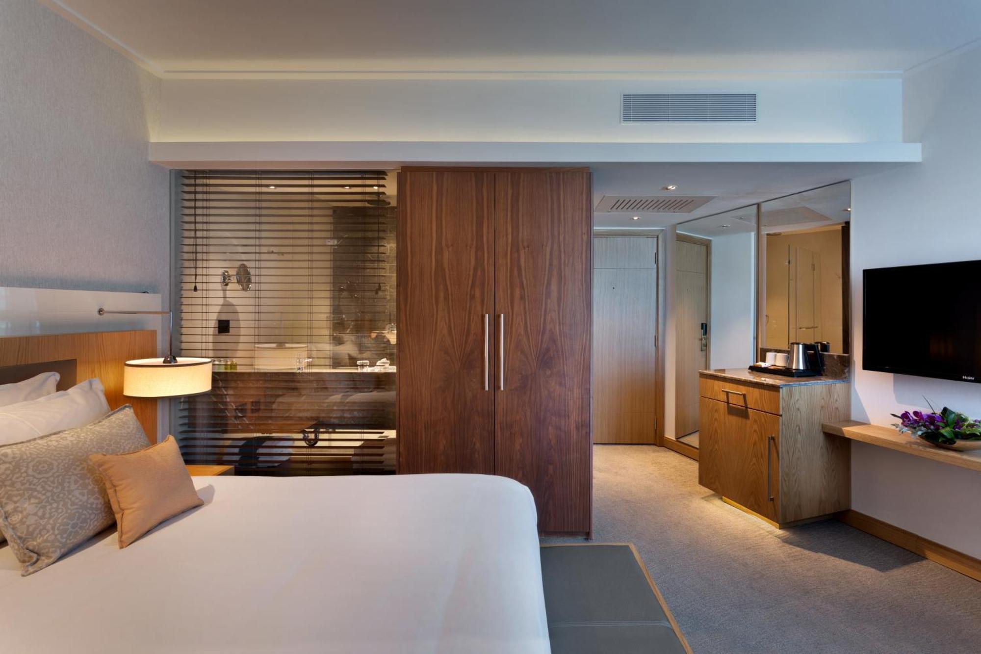 Superior Double Room City View couples only