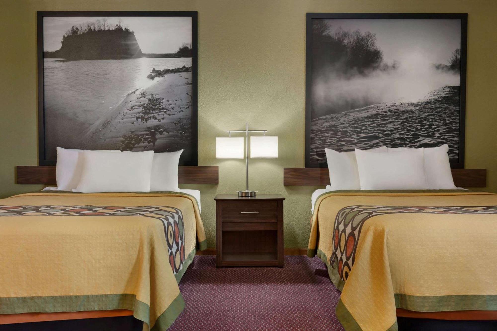 Queen Room Two Queen Beds Non-Smoking