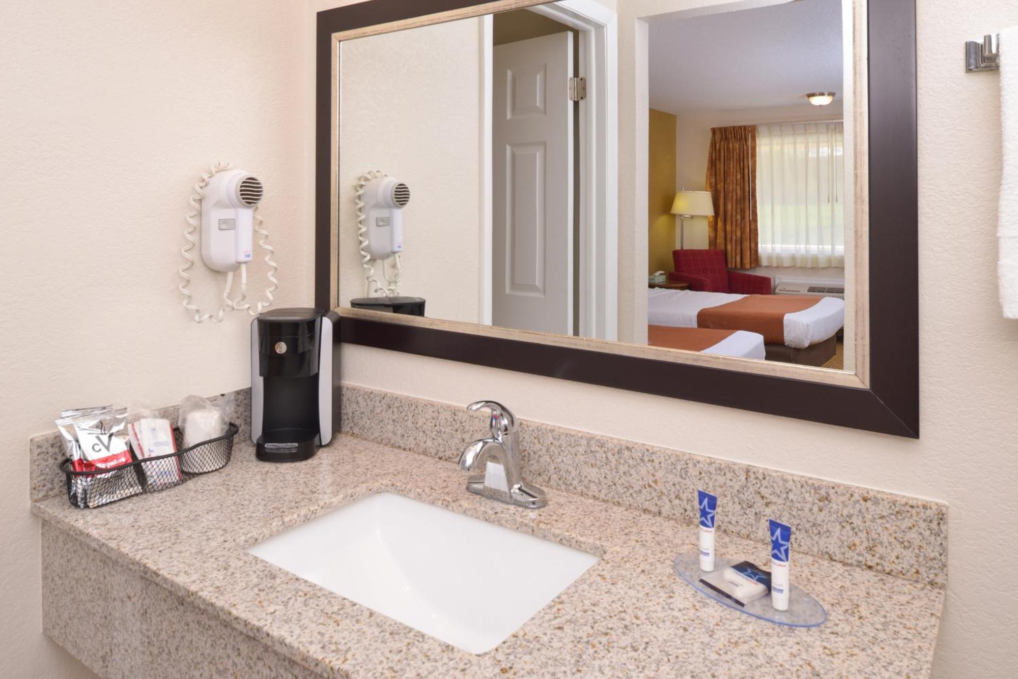 Double Room Two Double Beds Non-Smoking