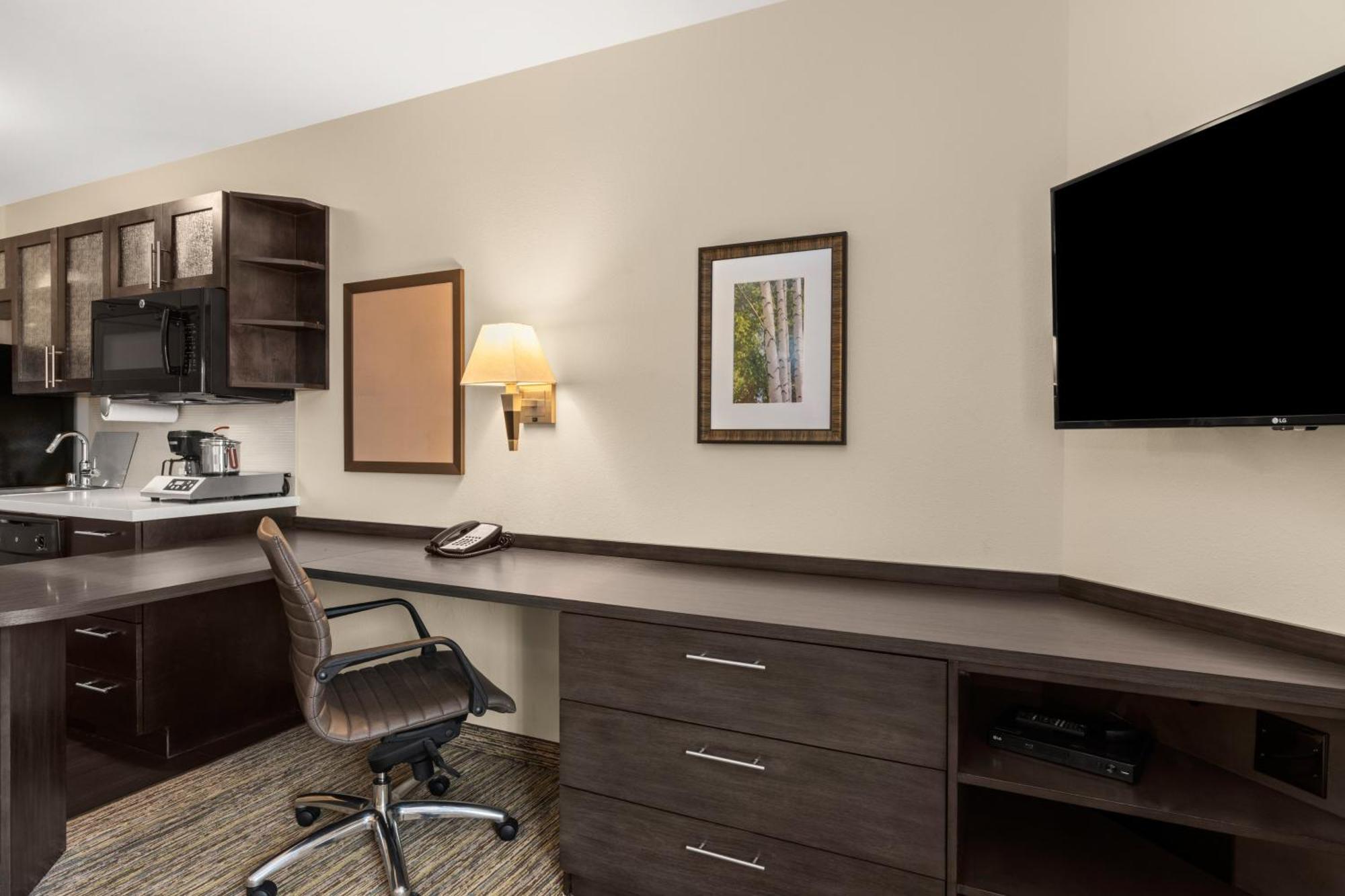 Queen Studio Suite