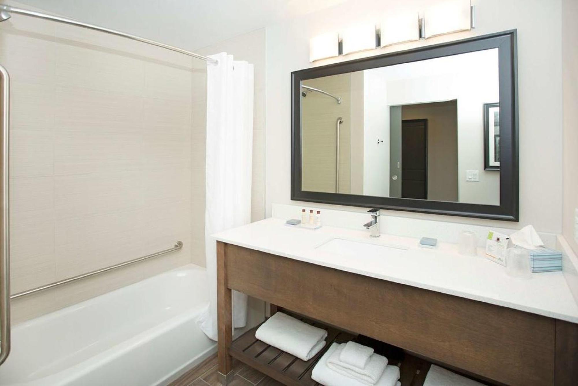 Queen Room Two Queen Beds Pet Friendly or Non-Smoking