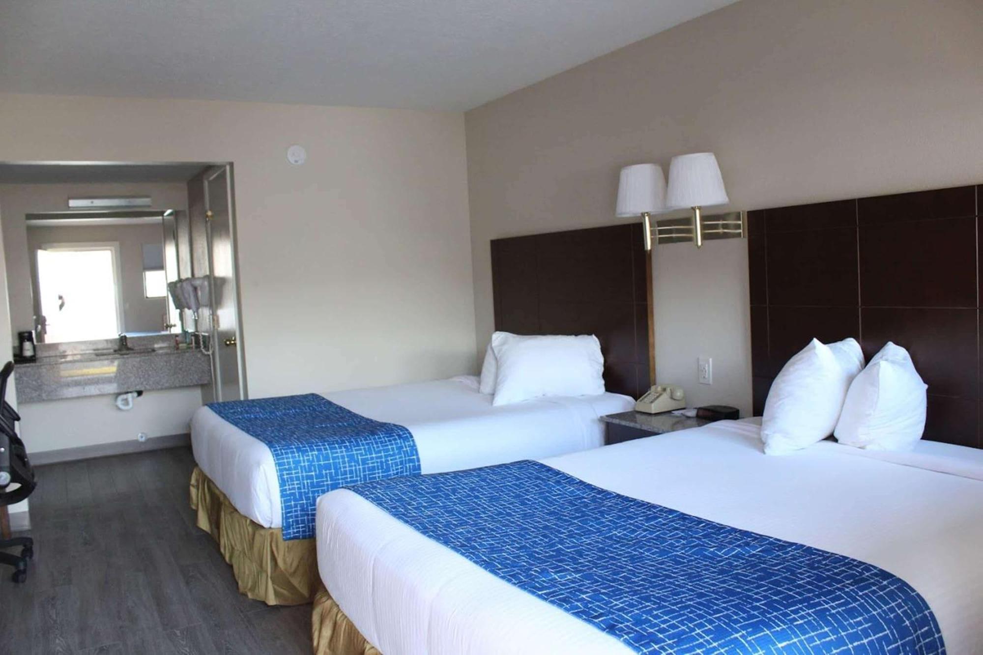 Queen Room Two Queen Beds Non-Smoking