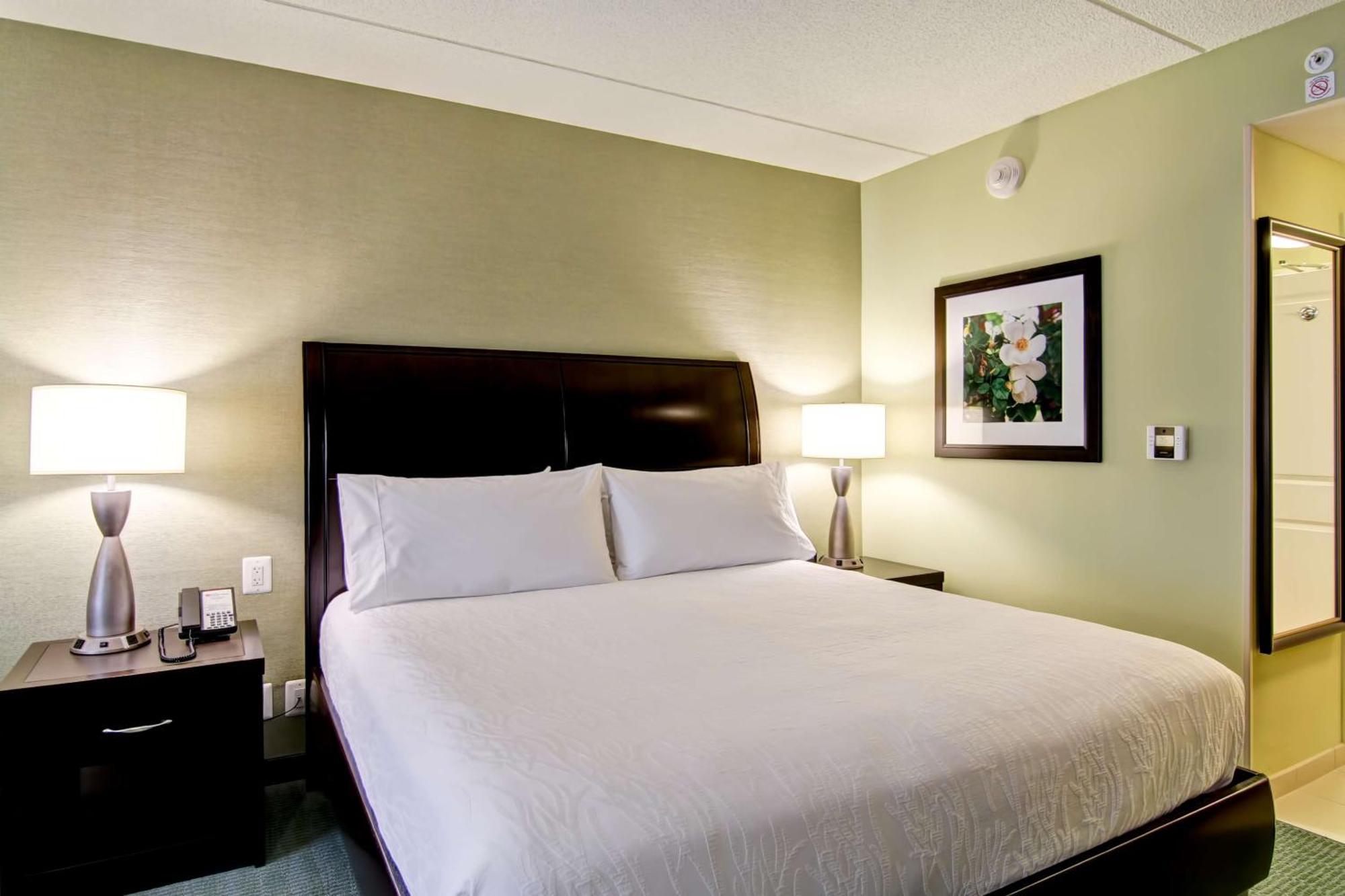 King Room with Tub - Mobility and Hearing Access