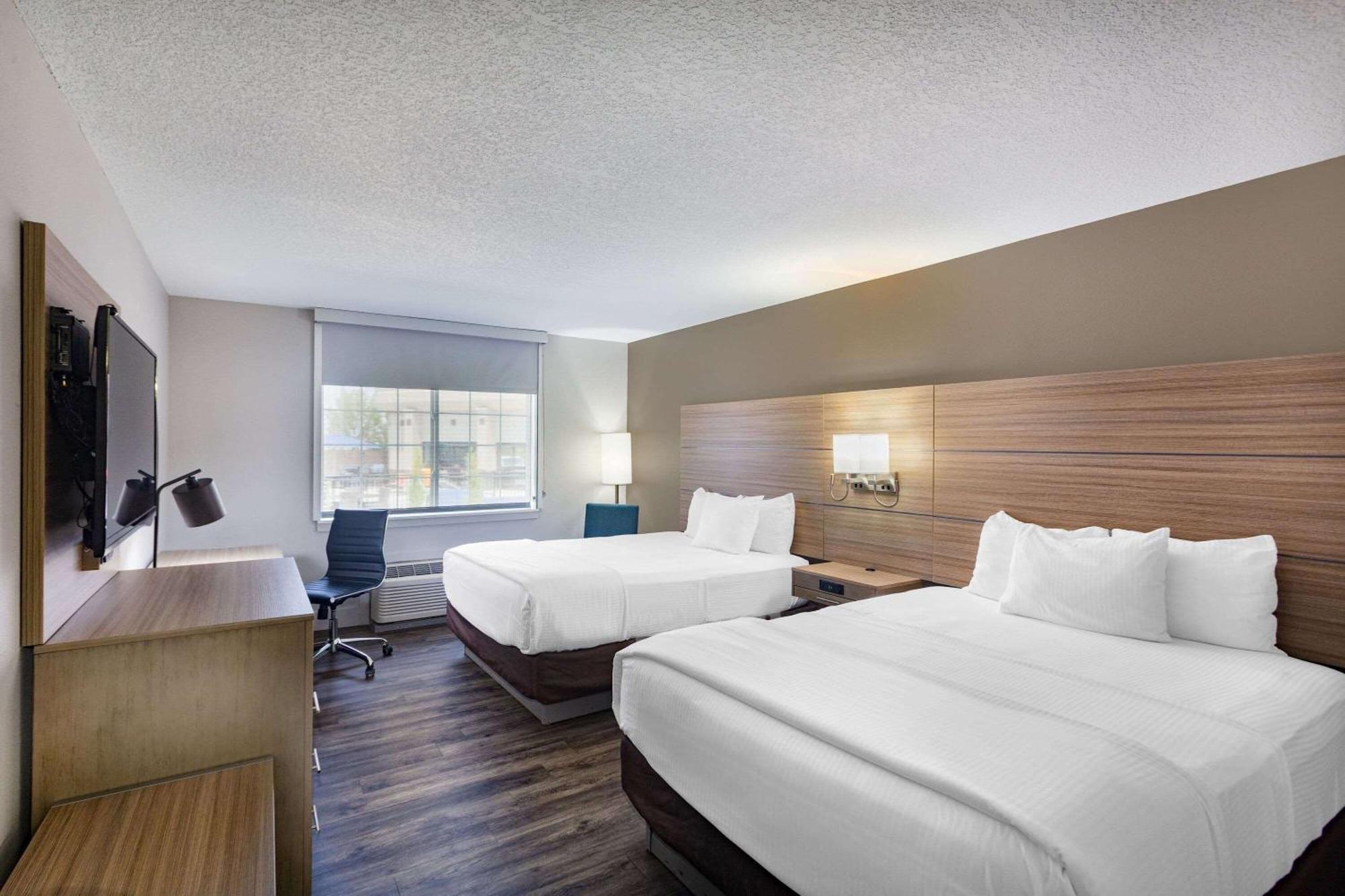 Queen Room Two Queen Beds Mobility Access or Non-Smoking