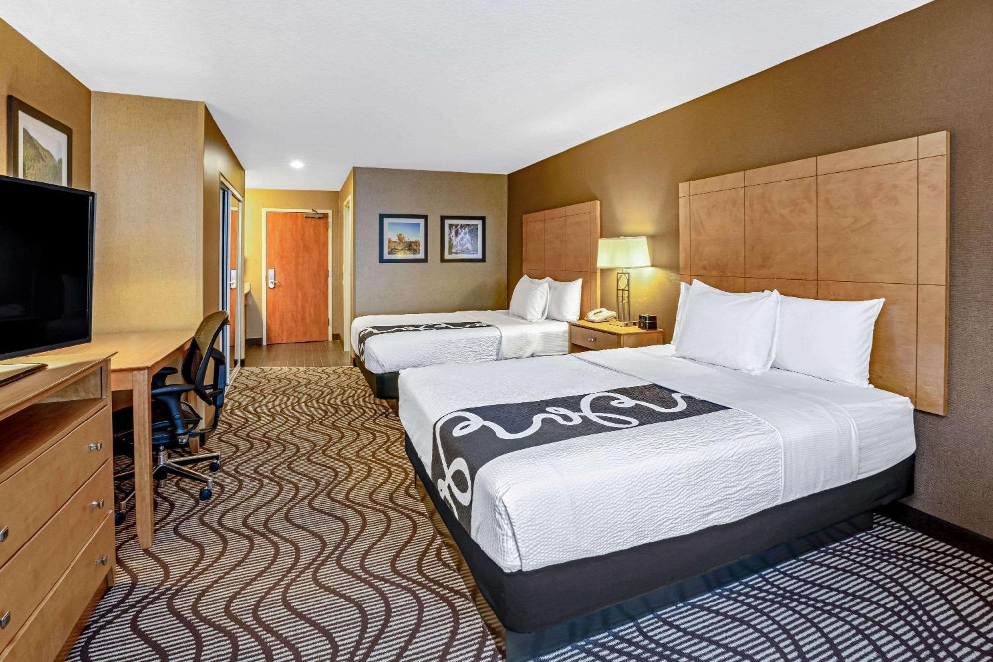 Queen Room Two Queen Beds Disability Access