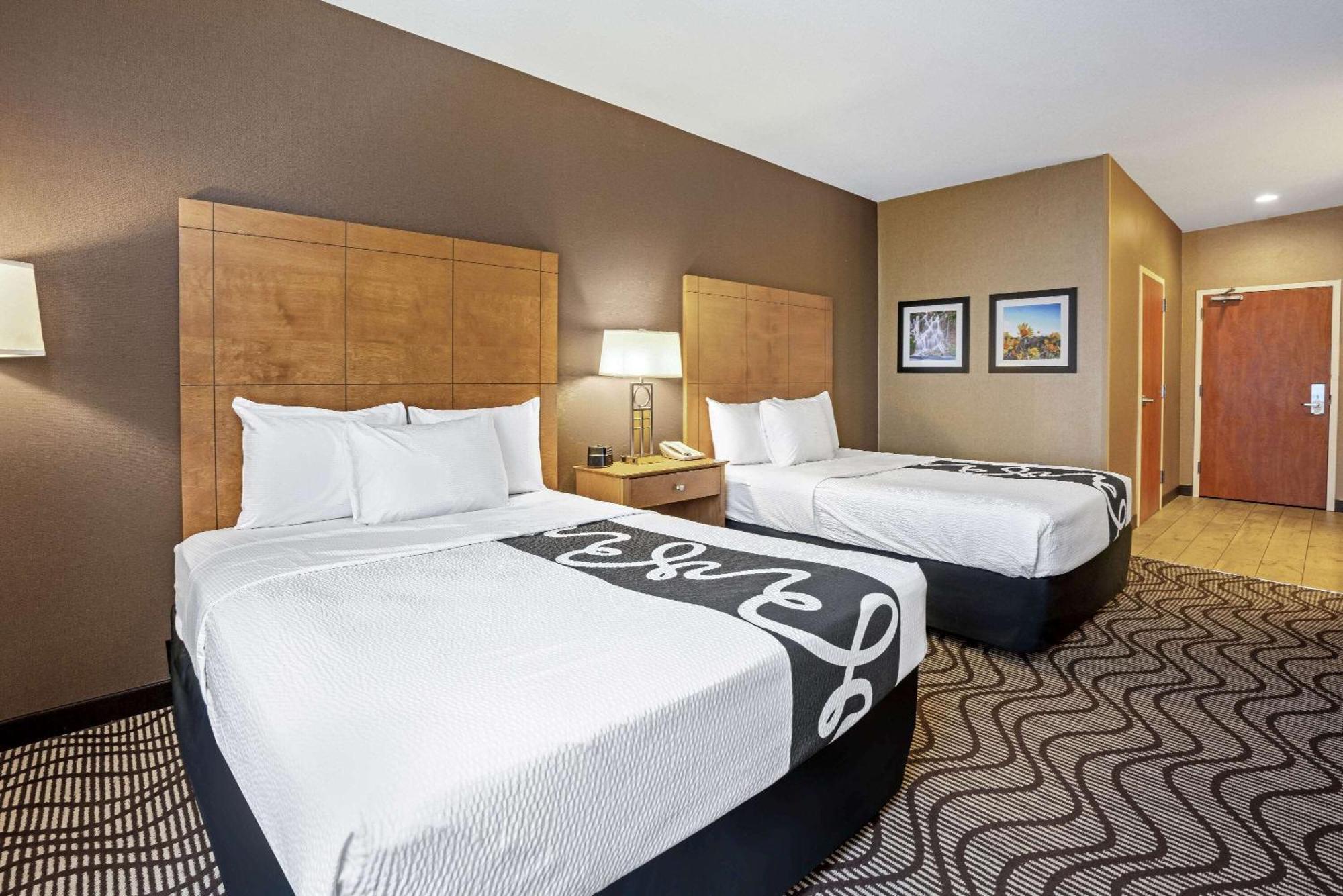 Queen Room Two Queen Beds Disability Access