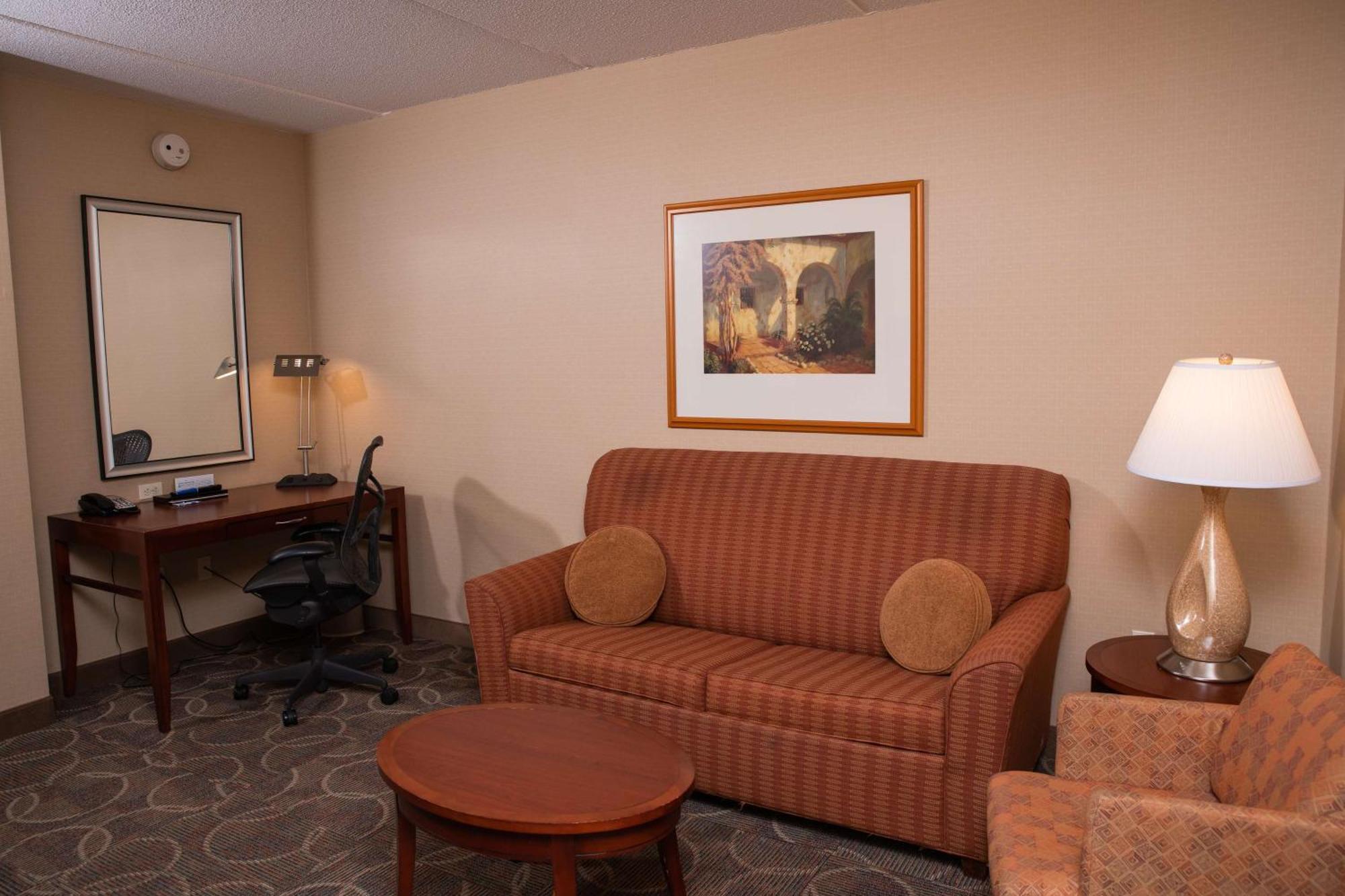 Junior King Suite Non-Smoking
