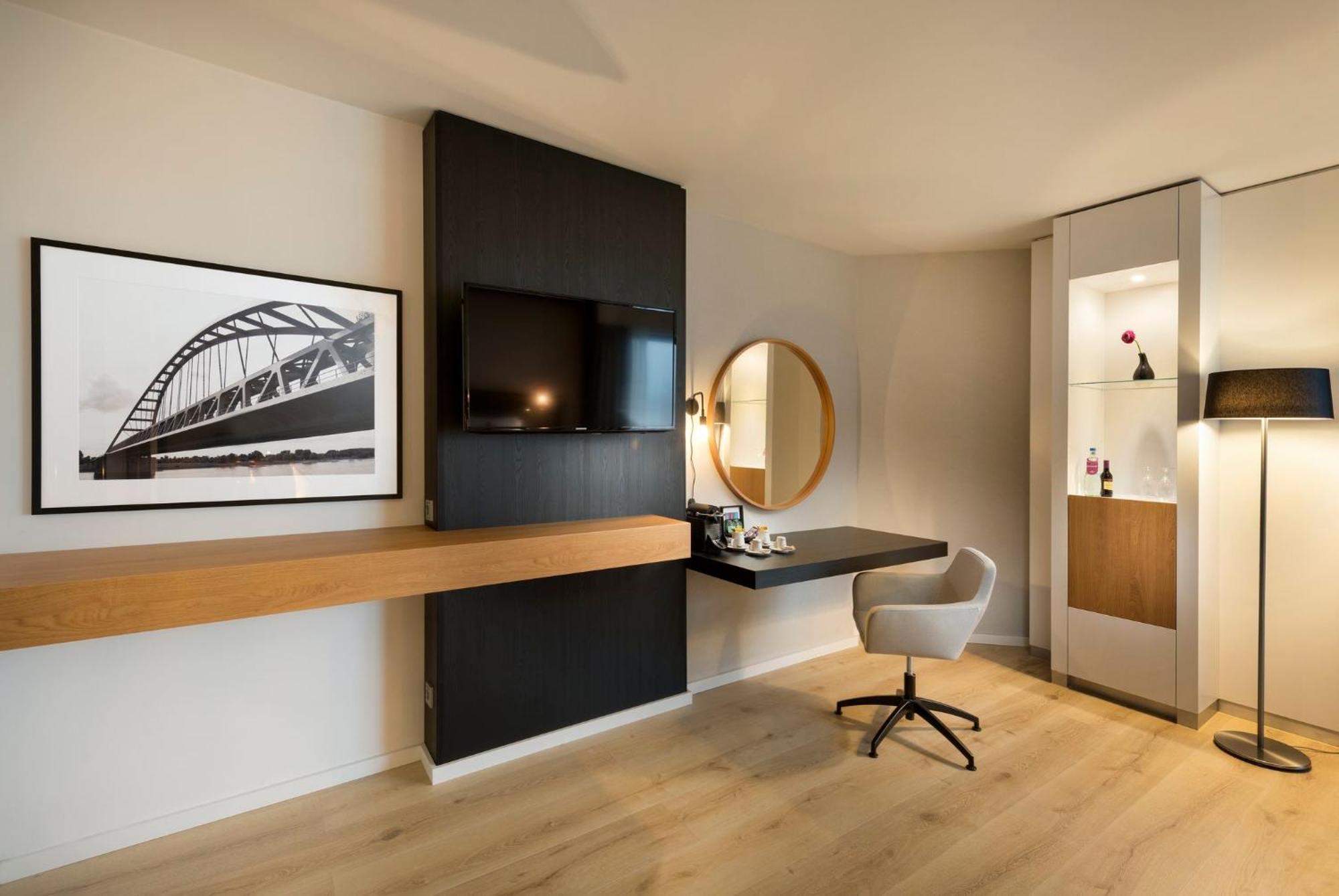 Premium King Room