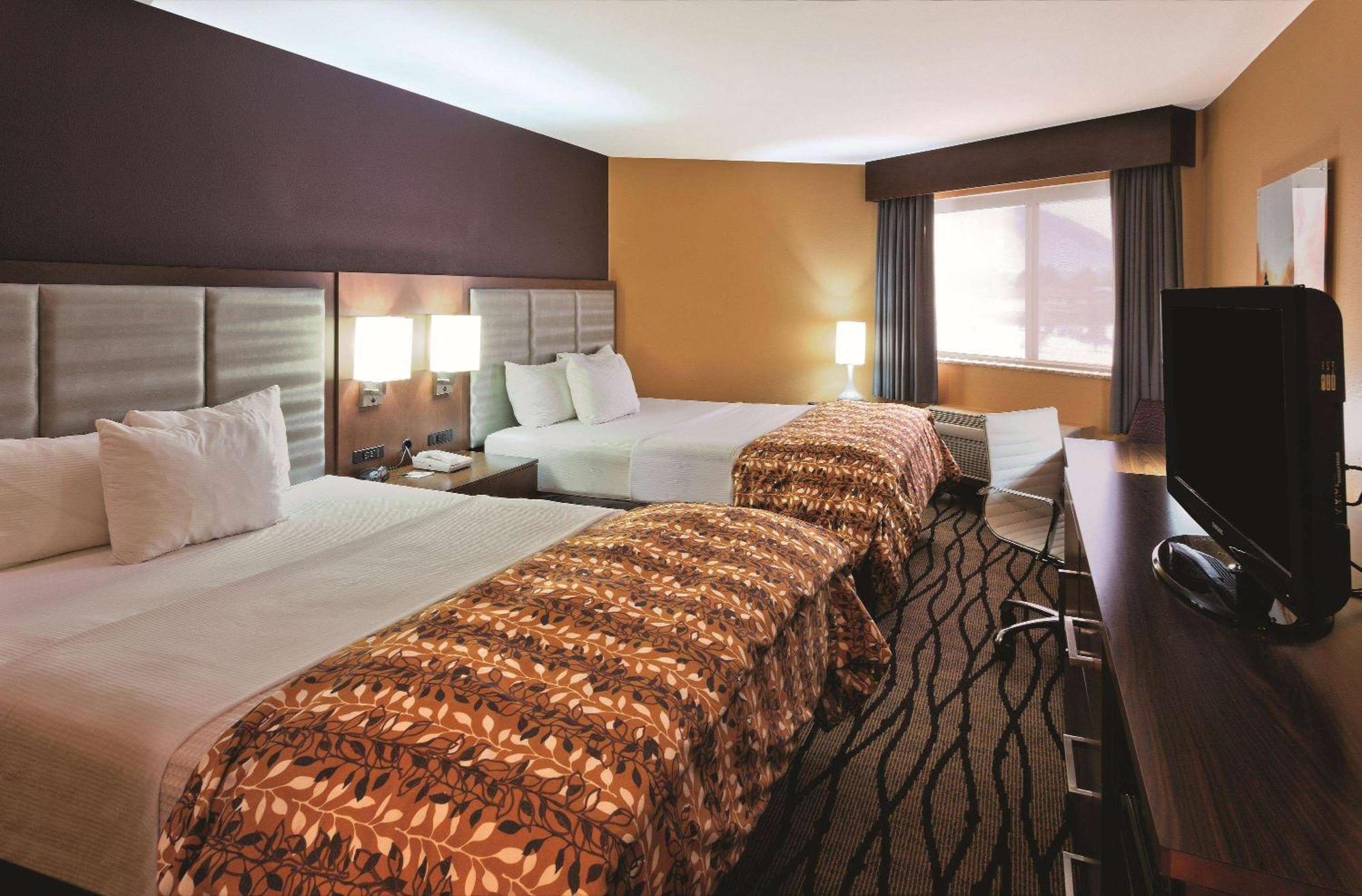 Deluxe Queen Room Two Queen Beds