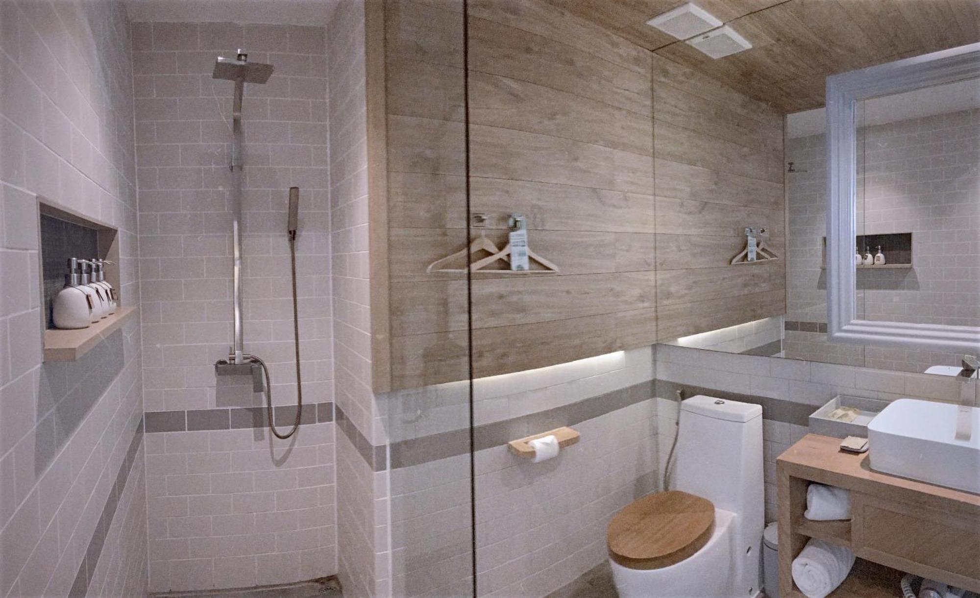 Double Room No Window