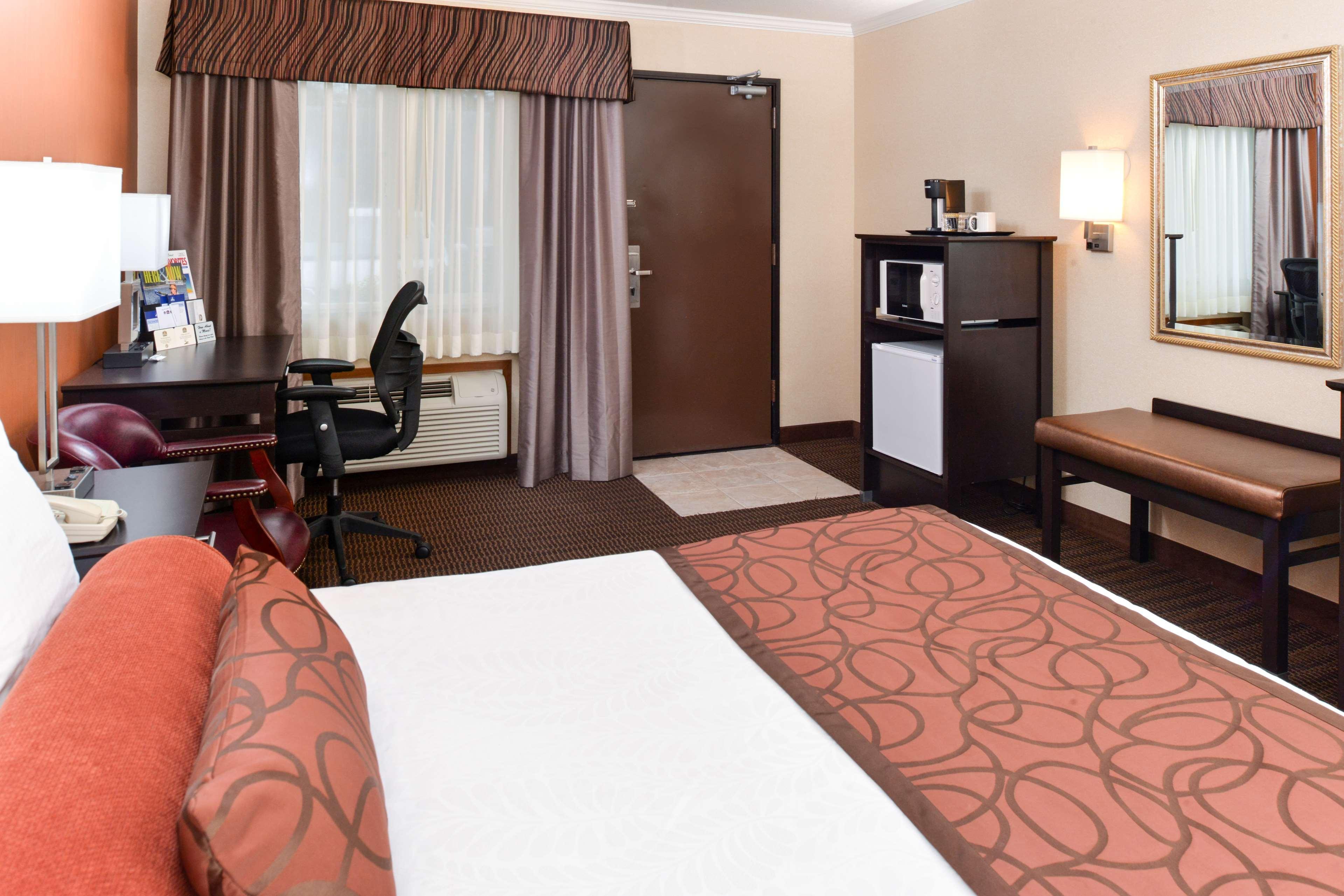 Queen Room Mobility Access