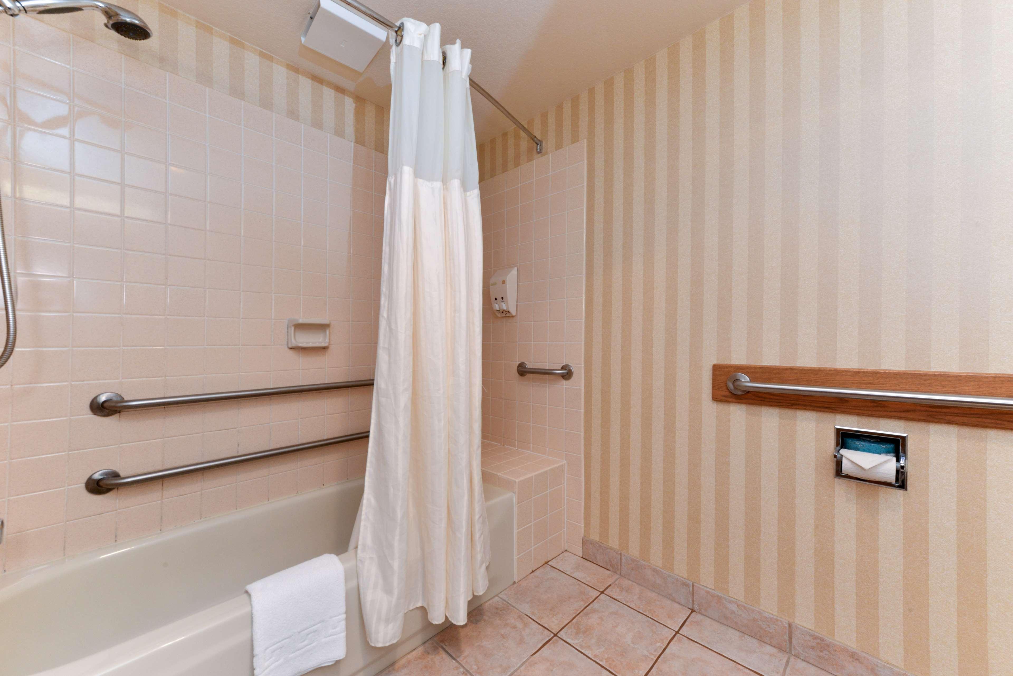 Queen Room Mobility Access